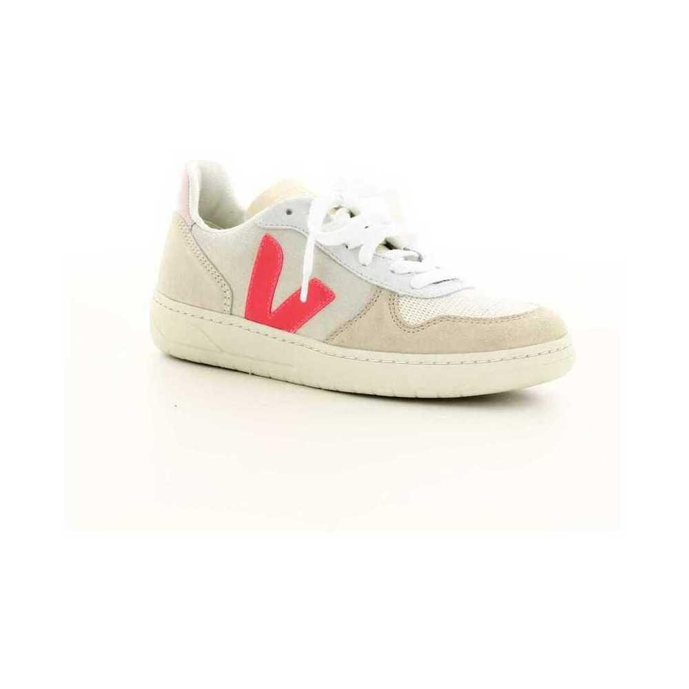 Veja Suède 'v-10' Suède Sneakers in het Naturel - Lyst