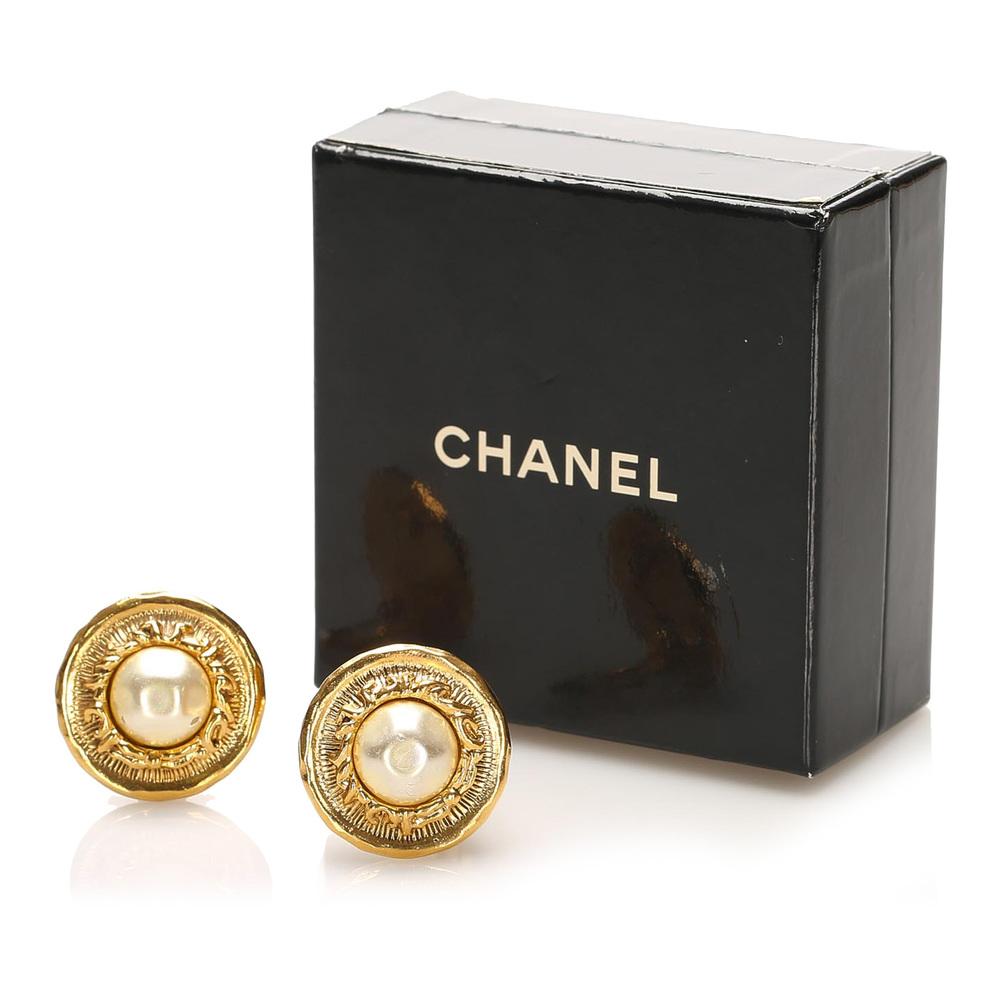 Boucles d'oreilles à clip en fausse perle Chanel Vintage en coloris Jaune |  Lyst