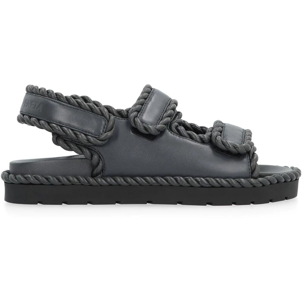 サンダル・ミュール BOTTEGA VENETA  Sandals Women Leather Gray/Slate Bottega Veneta Flat sandals for Women | Online Sale up to 67