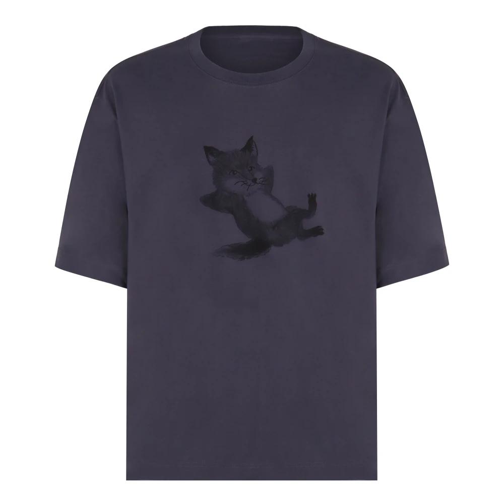 MAISON KITSUNE｜SHORT-SLEEVED ROUND NECK T-SHIRTS (BOLD MAISON KITSUNÉ Bold Fox Head Patch Comfort T-Shirt in Maroon