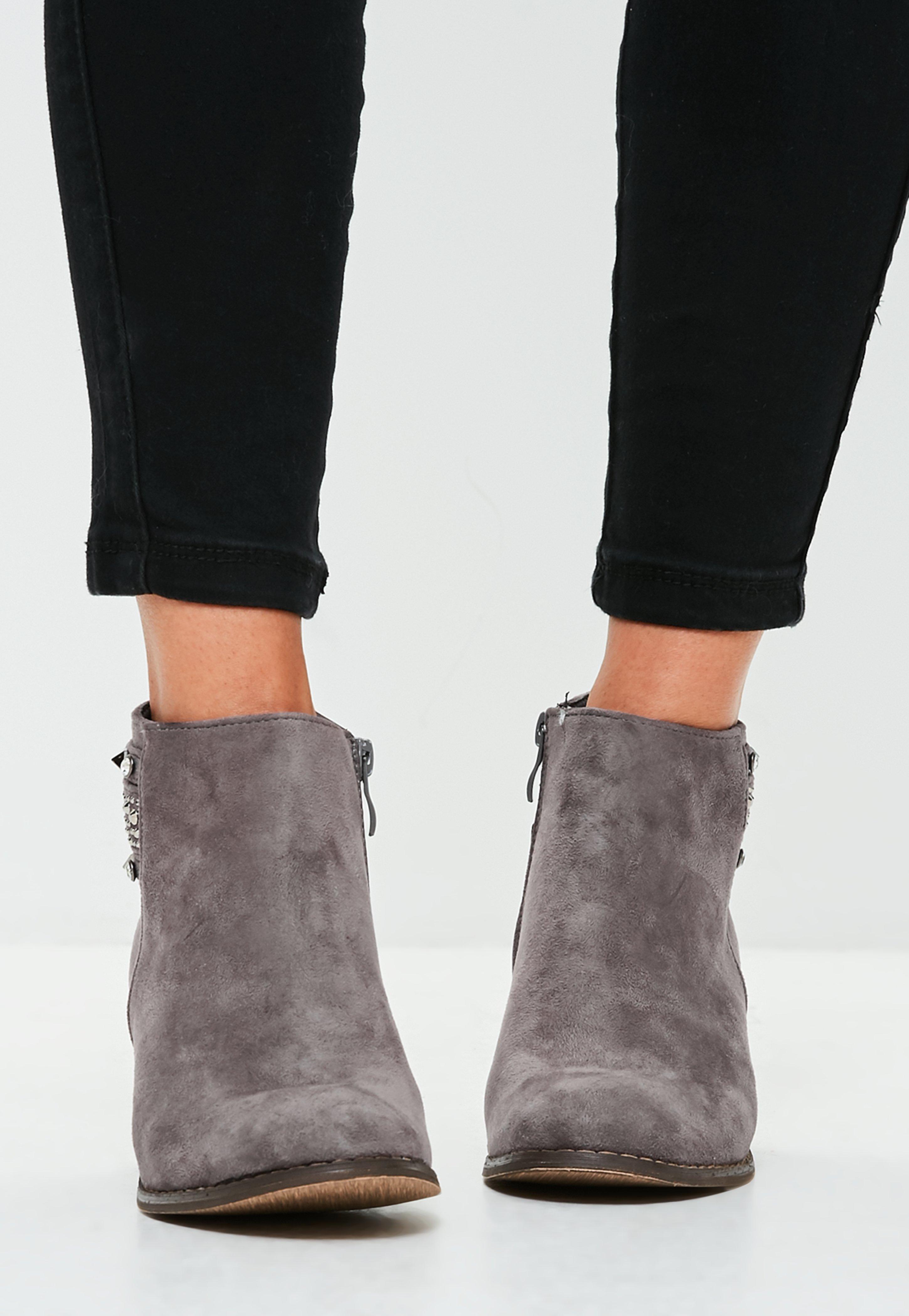 missguided chunky ankle boot with zip up detail in sand