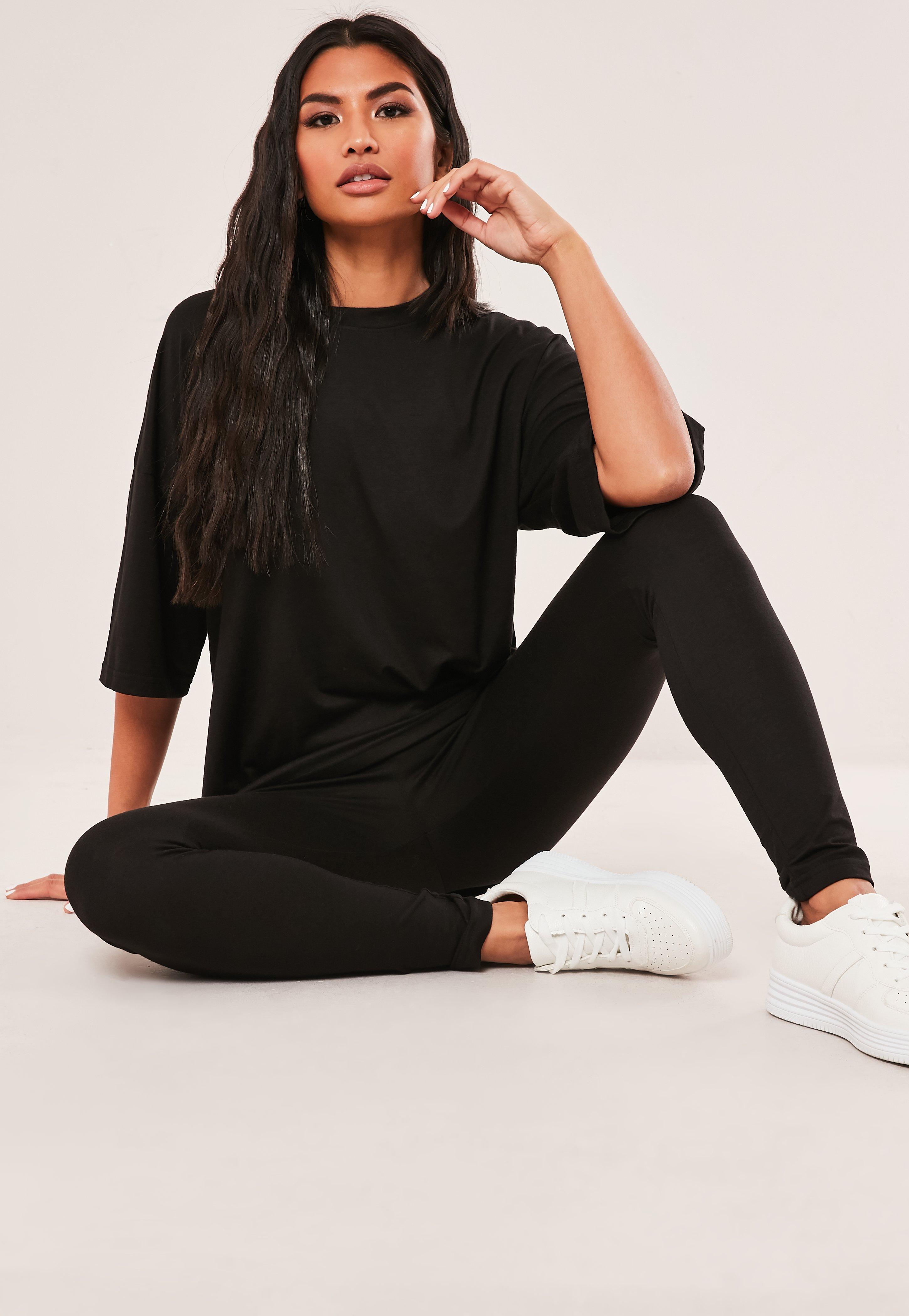 leggings and baggy t shirt