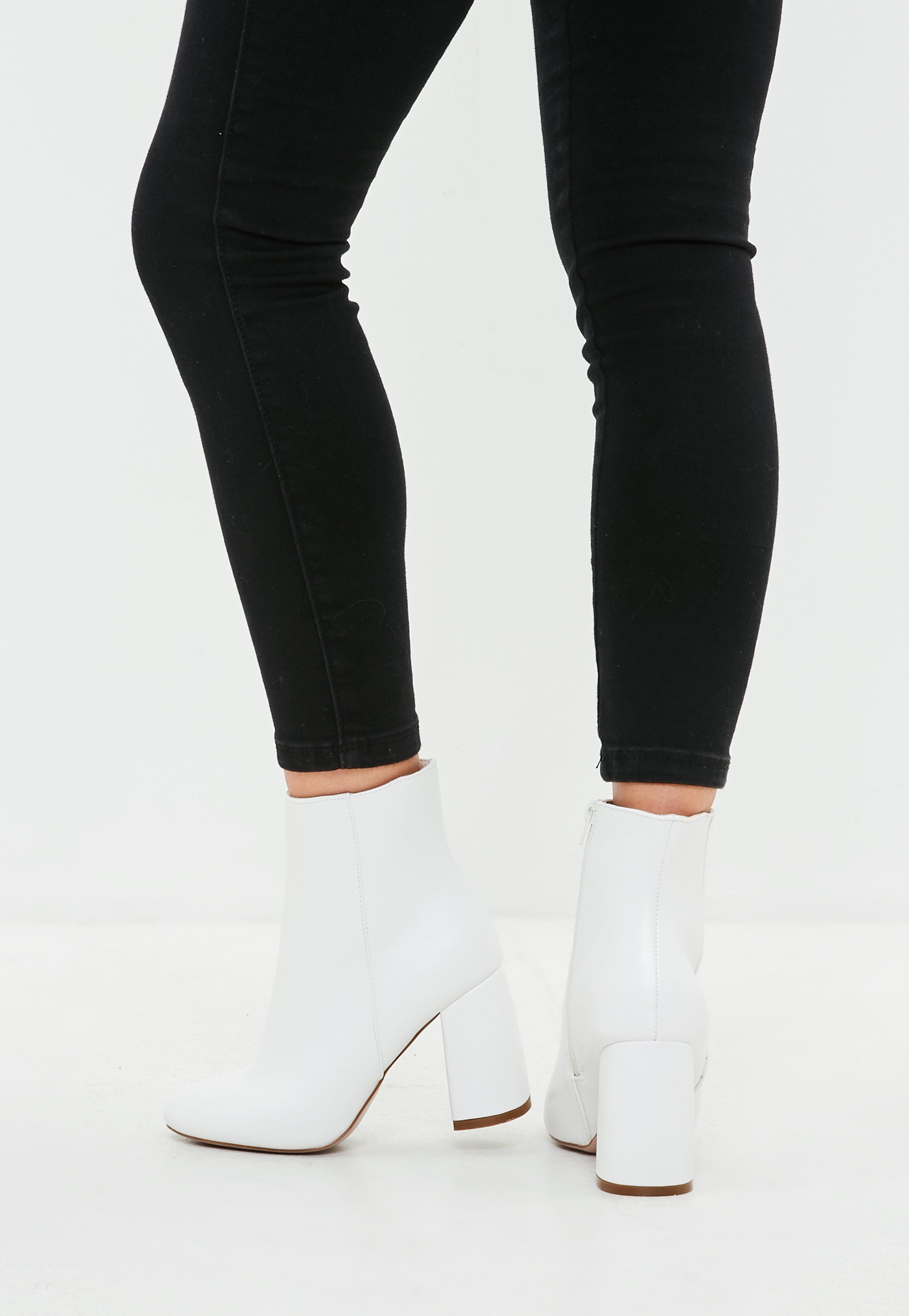 women's round toe ankle boots
