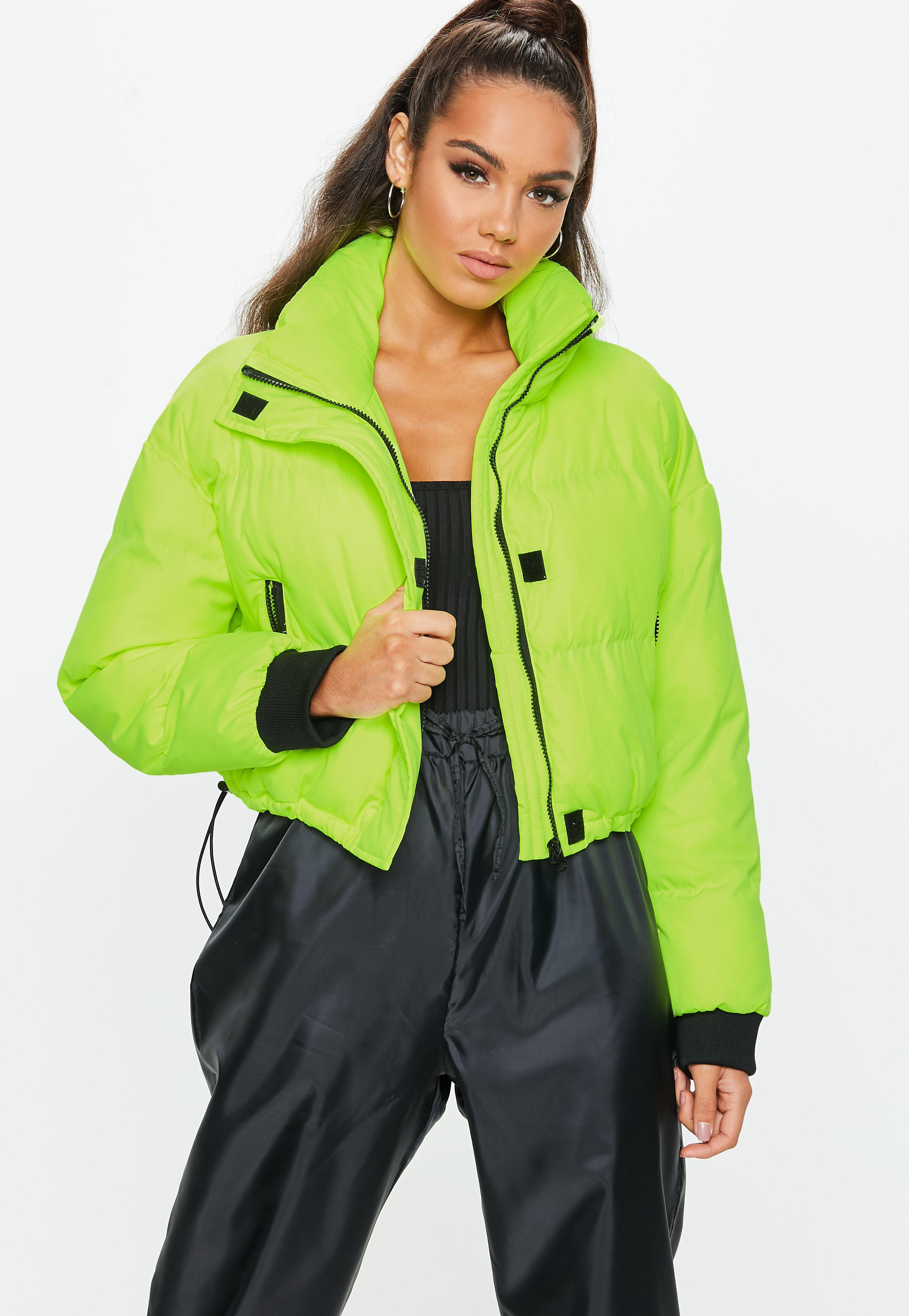 Неоновая куртка. Куртка мужская Neon Lime. Ярко зеленая куртка женская. Неоновая зеленая куртка женская. Салатовая куртка неоновая.