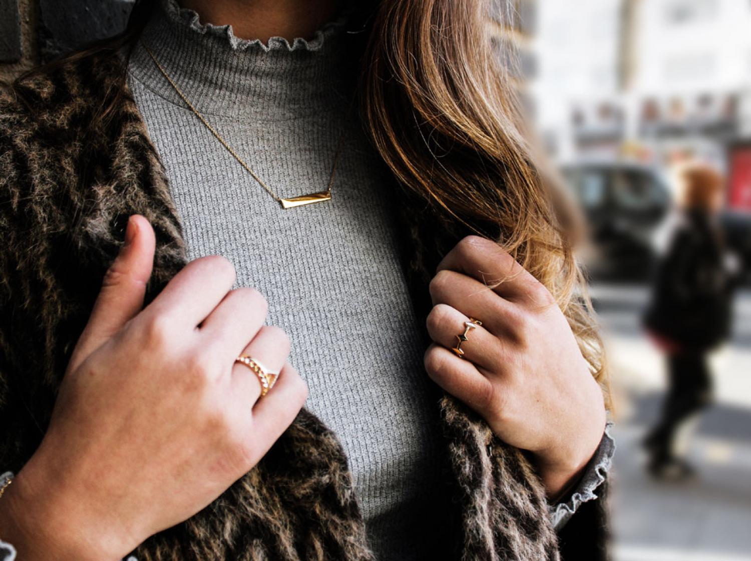Missoma Gold Bar Necklace in Metallic 