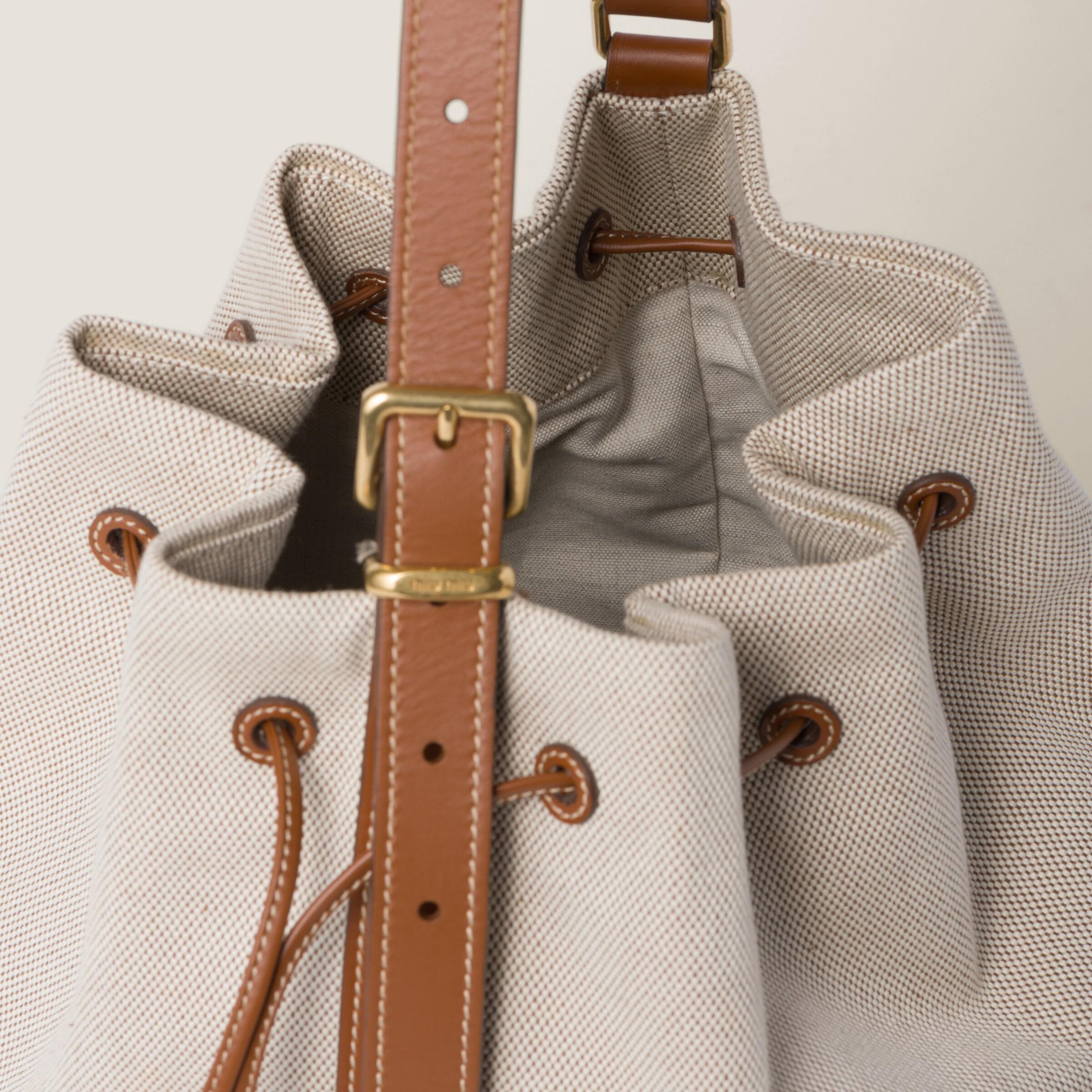 ミュウミュウ正規品/関税送料込み Logo leather bucket bag 送料無料》 MIU MIU Leather bucket bag (MiuMiu/バッグ・カバン