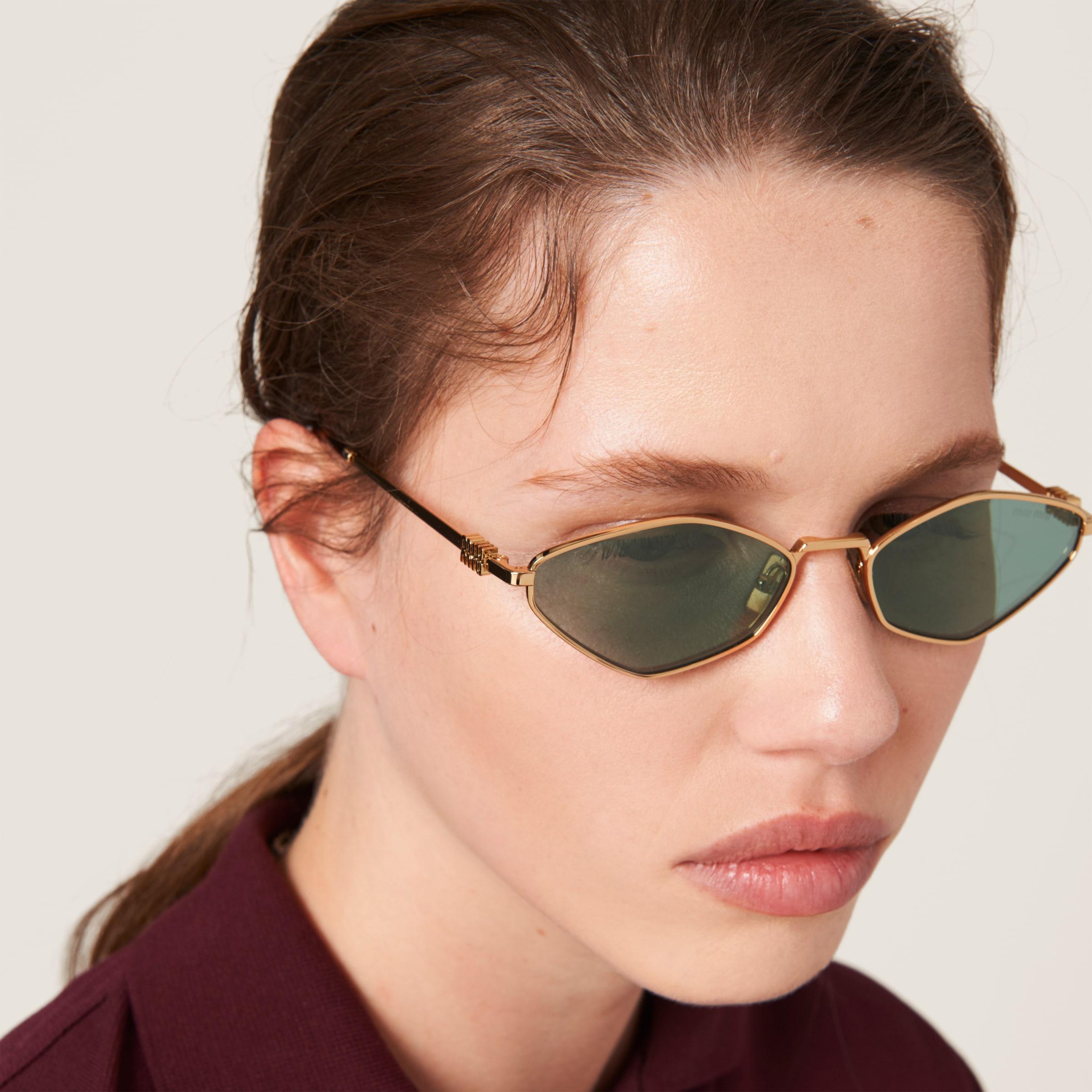 Miu Miu Miu Miu Logo Sunglasses | Lyst
