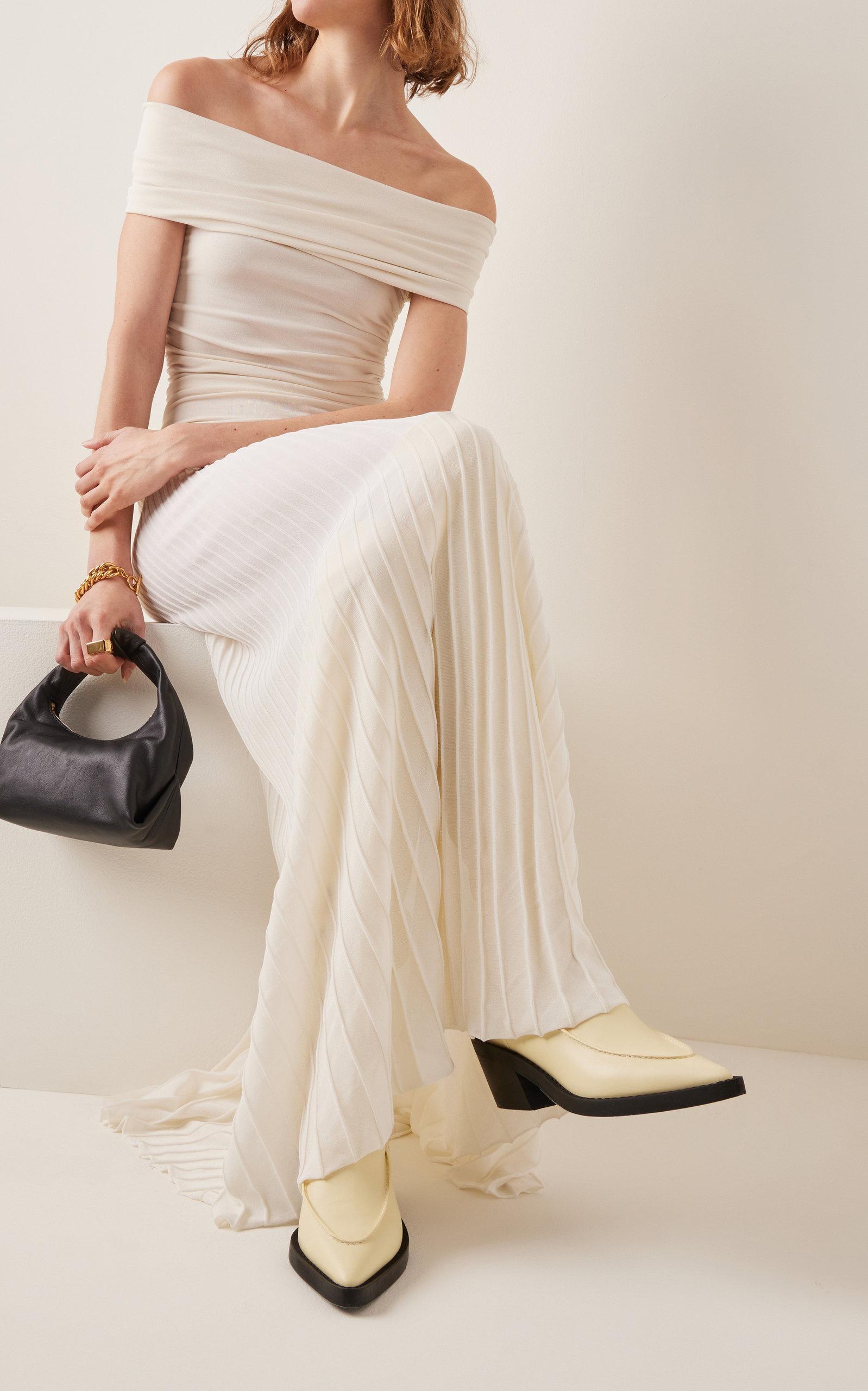 Dress Plisse-trimmed Khaite White Maxi Jersey Lyst Off-the-shoulder | Marca in