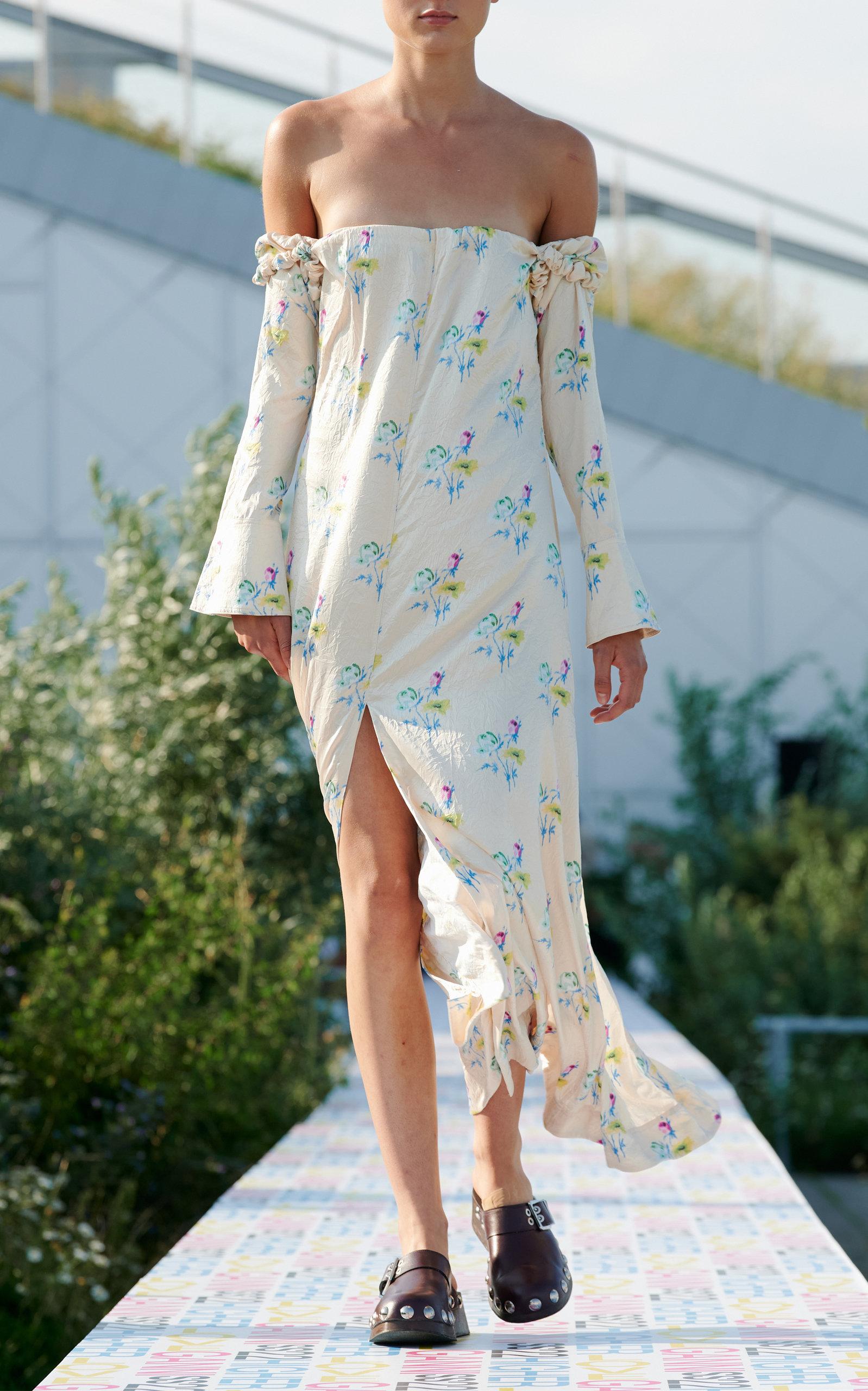 Ganni Floral Satin Off-the-shoulder Maxi Dress in Natural | Lyst