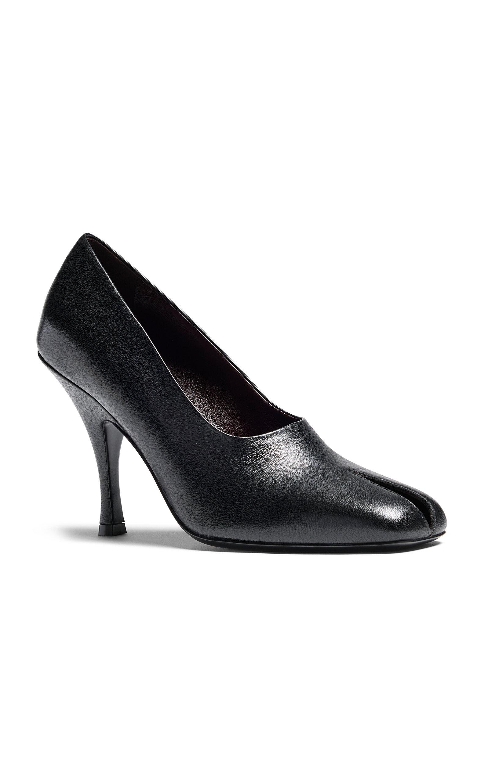 KHAITE Eva Peep-Toe Leather Pumps in Black | Lyst