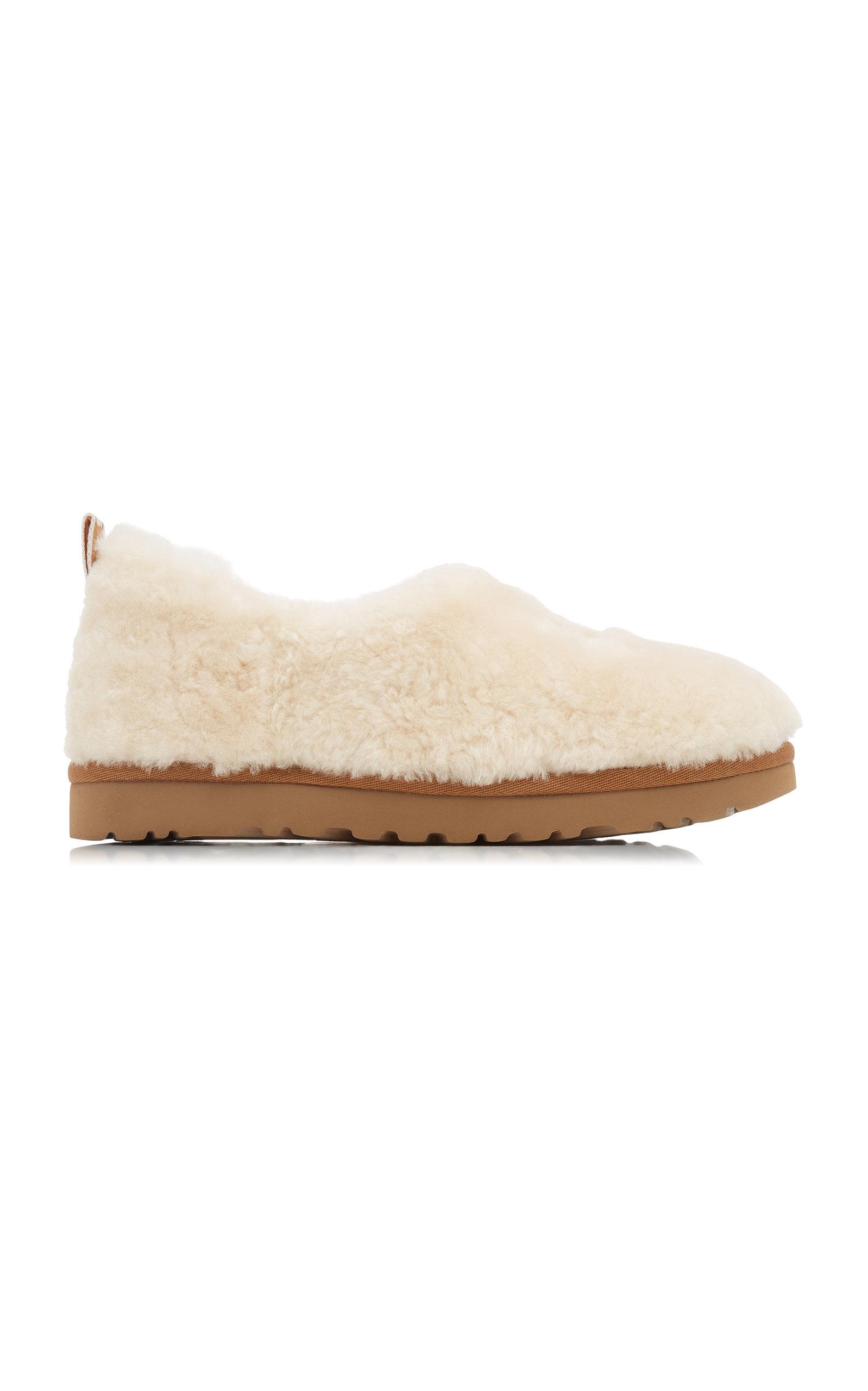 UGG Classic Cozy Bootie in Natural | Lyst