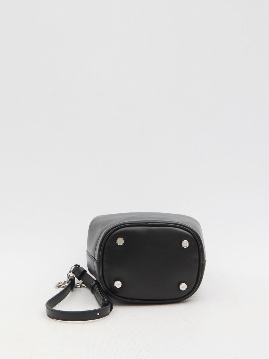 【関税&送料込】Roger Vivier Tres Vivier Aumoniere Bag Roger Vivier Très Vivier Aumoniere Bag in Black | Lyst