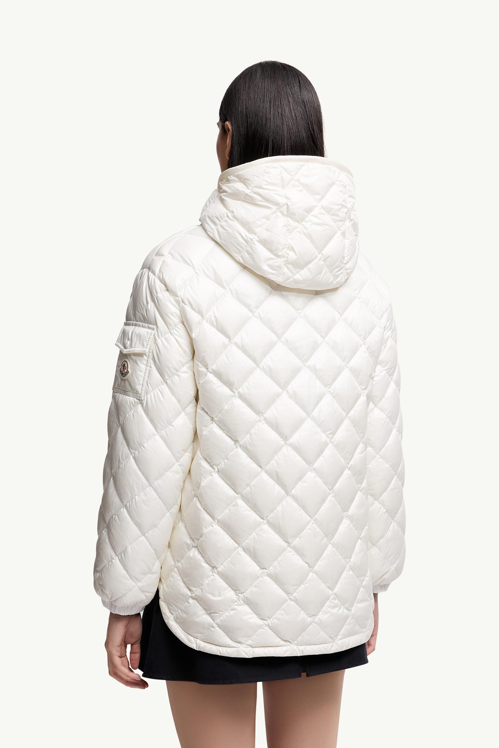 Moncler Diamond-Quilted Hooded Short Down Jacket in White | Lyst