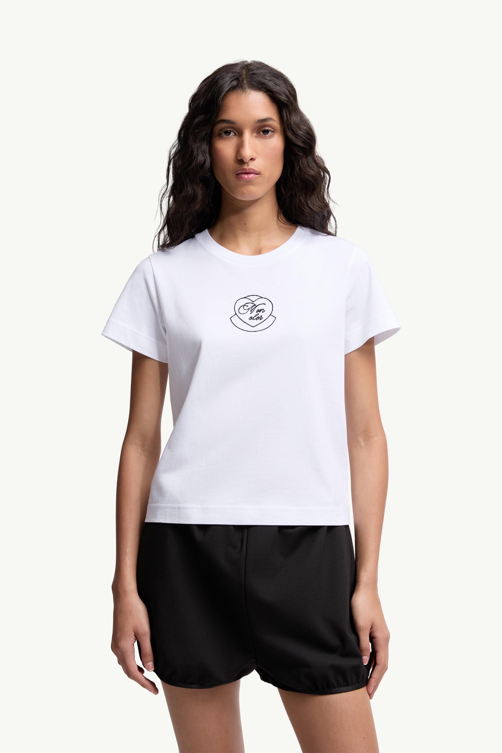Tシャツ・カットソー MONCLER - EMBROIDERED HEART LOGO COTTON T-SHIRT Black Embroidered Heart Logo Cotton T-Shirt - Tops & T