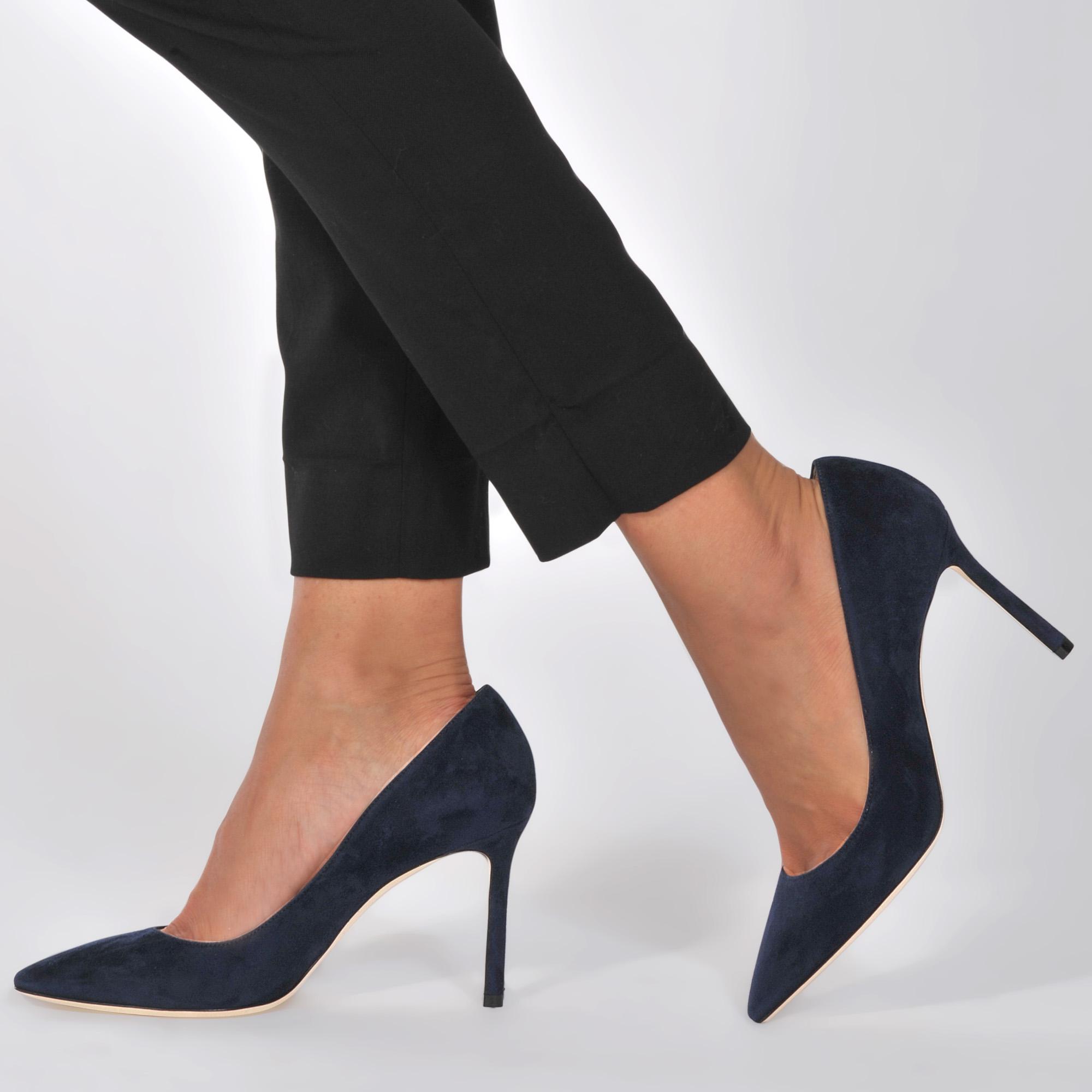 Jimmy Choo Anouk Suede Pumps in Navy 