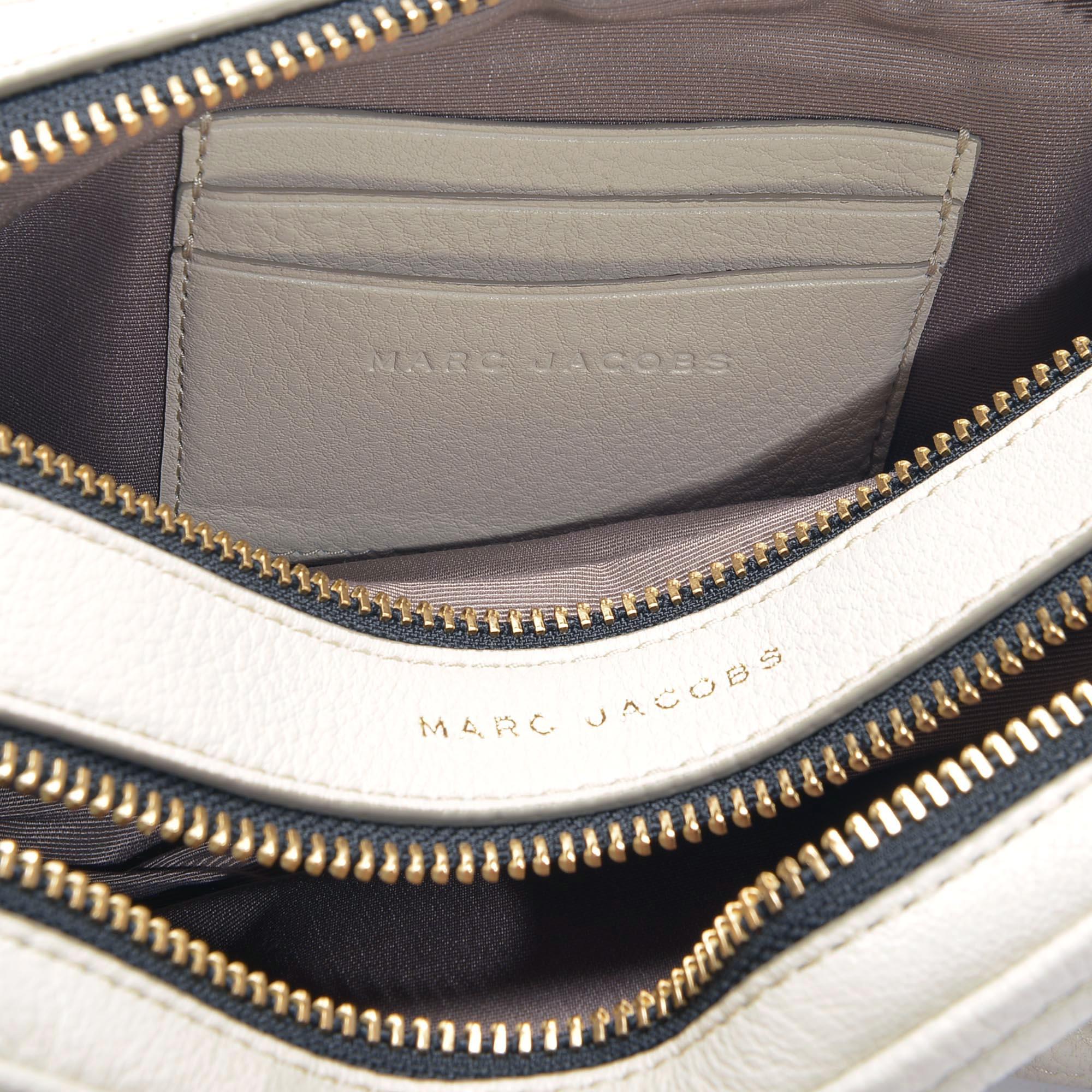The Marc Jacobs Softshot 21 shoulder bag in taupe and black grained leather