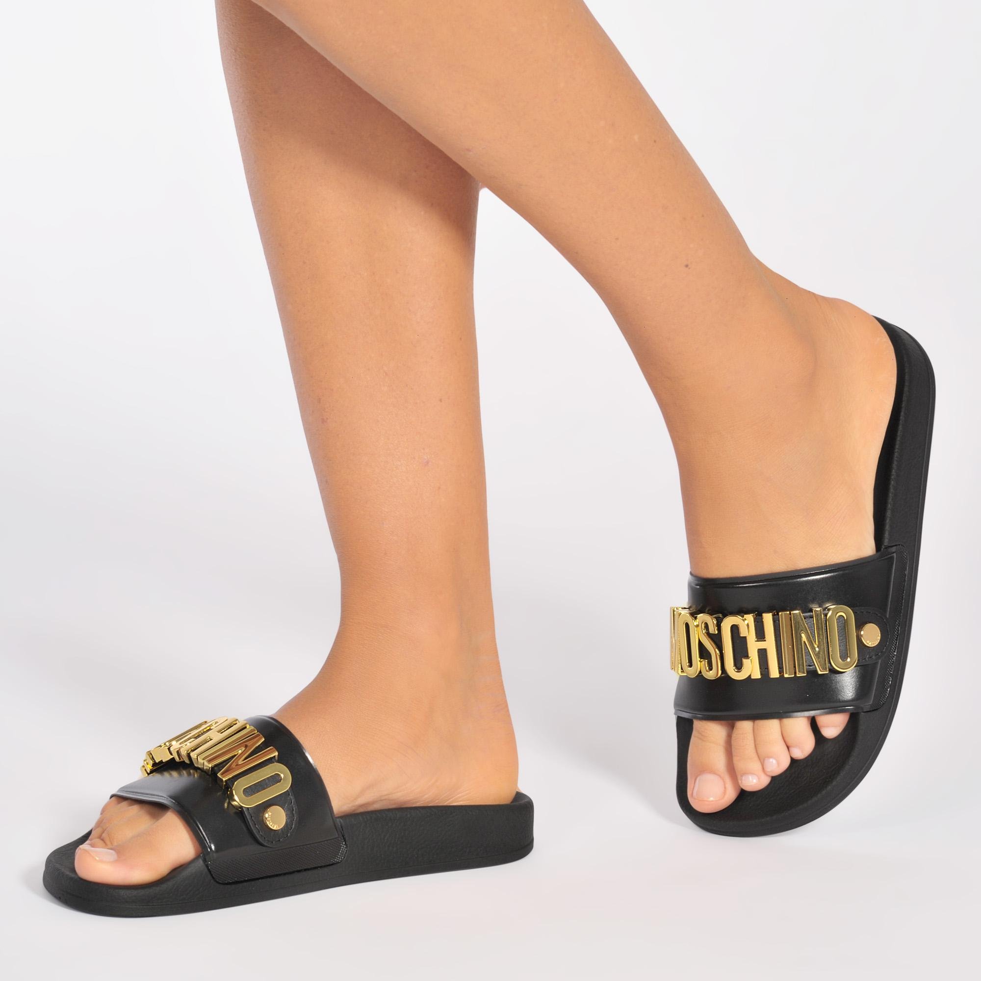 Moschino Rubber Pool Slides in Black - Lyst