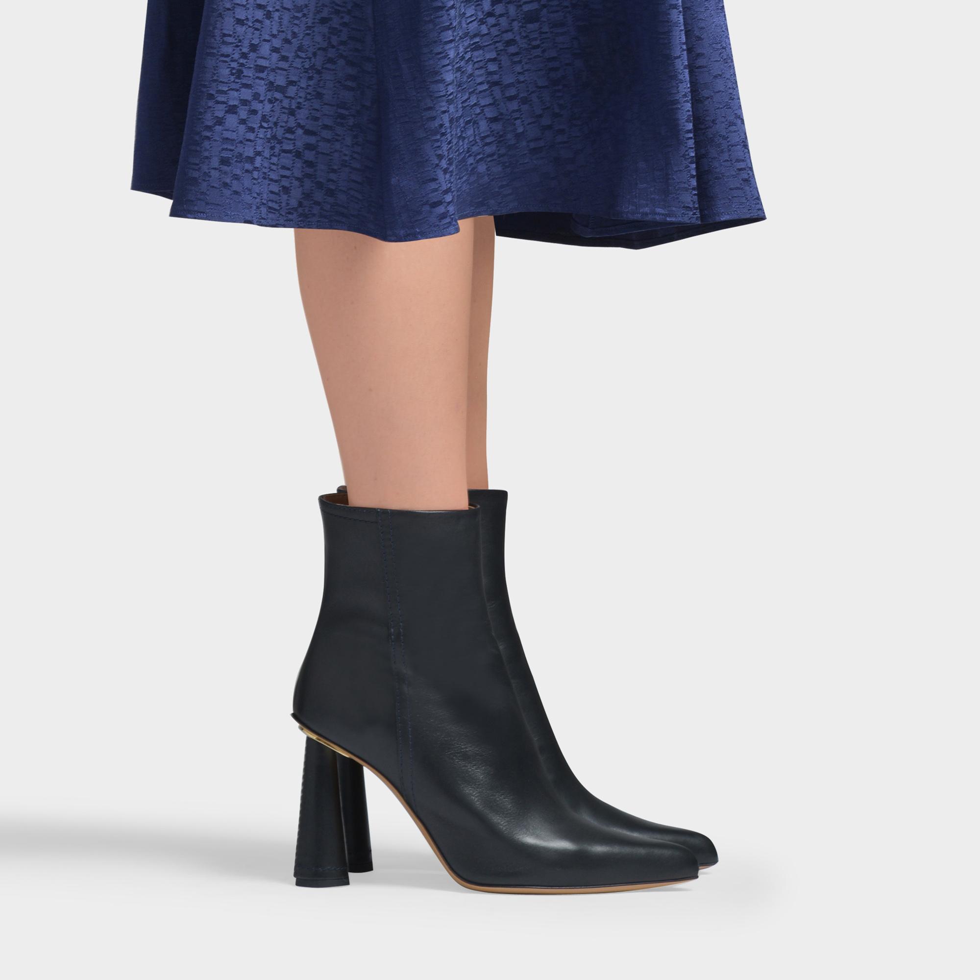 Jacquemus Leather Cone Heel Ankle Boots in Black | Lyst