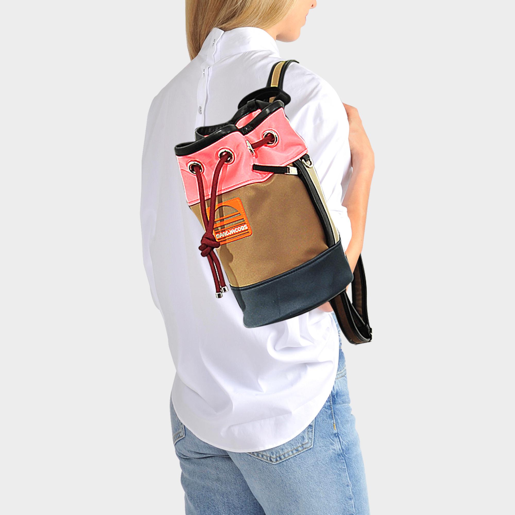marc jacobs the sling bag