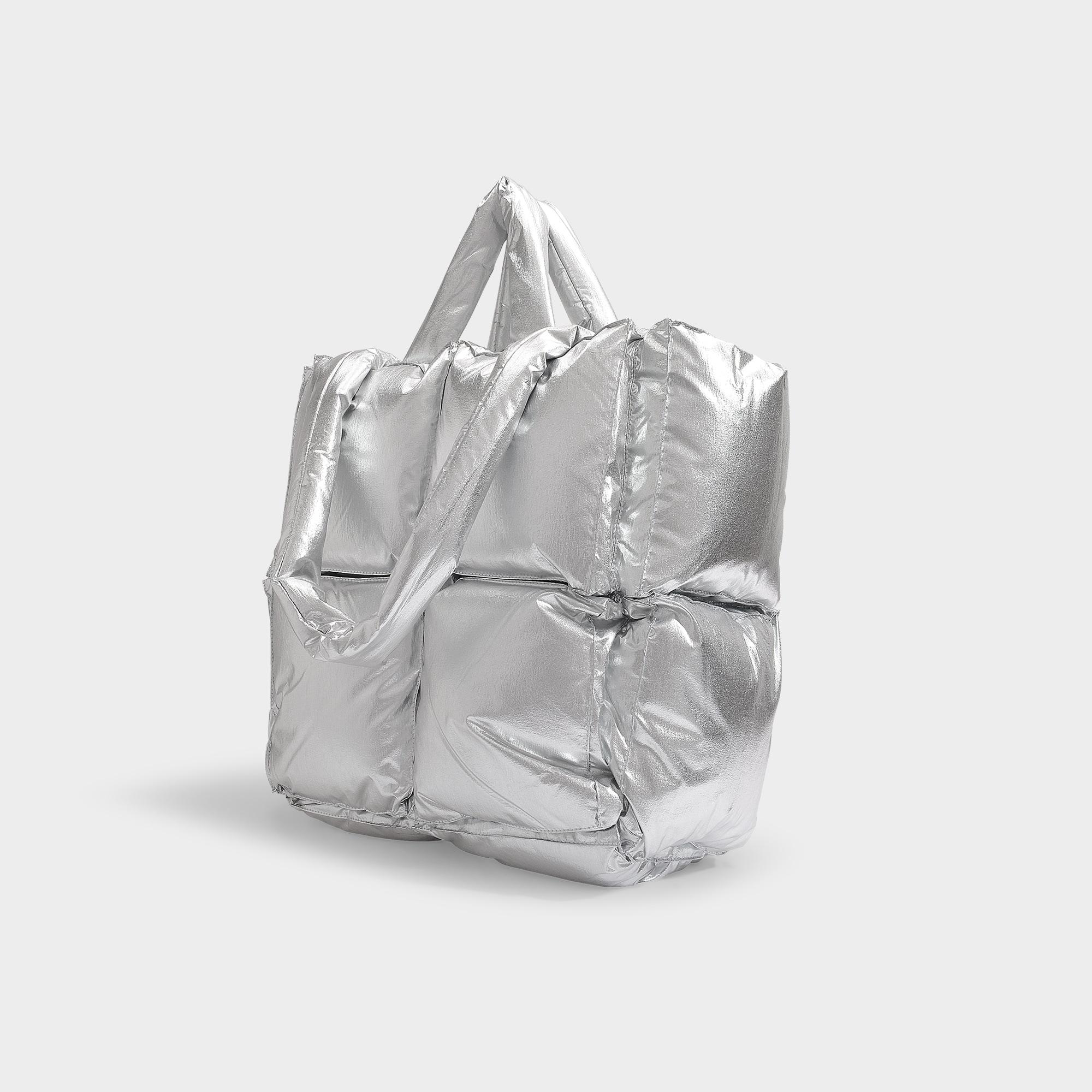 Off-White c/o Virgil Abloh Small Puffy Nylon Tote Bag in Metallic | Lyst