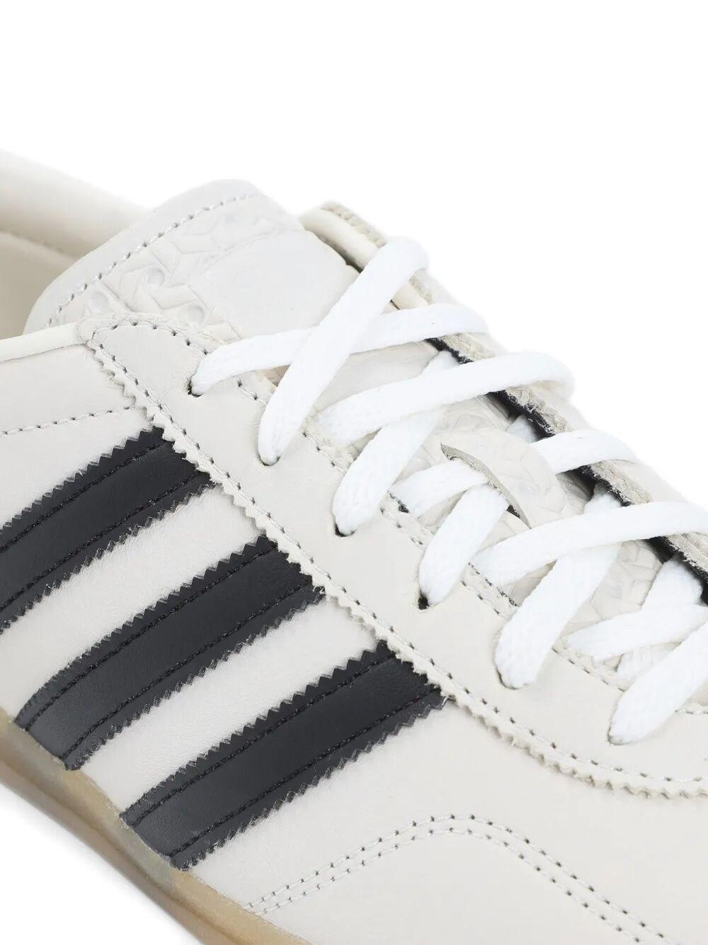Designer White Adidas Gazelle Shoes for Women - Up to 48% off | Lyst