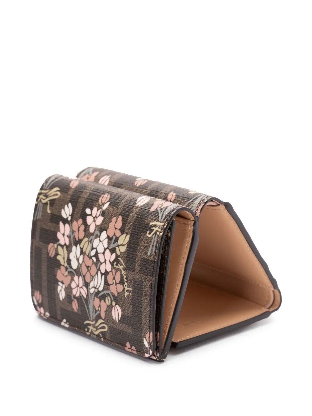 折りたたみ財布 FENDI FLOWER BOUQUET FF FABRIC MEDIUM TRI-FOLD WALLET Fendi Ff Fabric Tri-Fold Wallet Flower Bouquet in Metallic