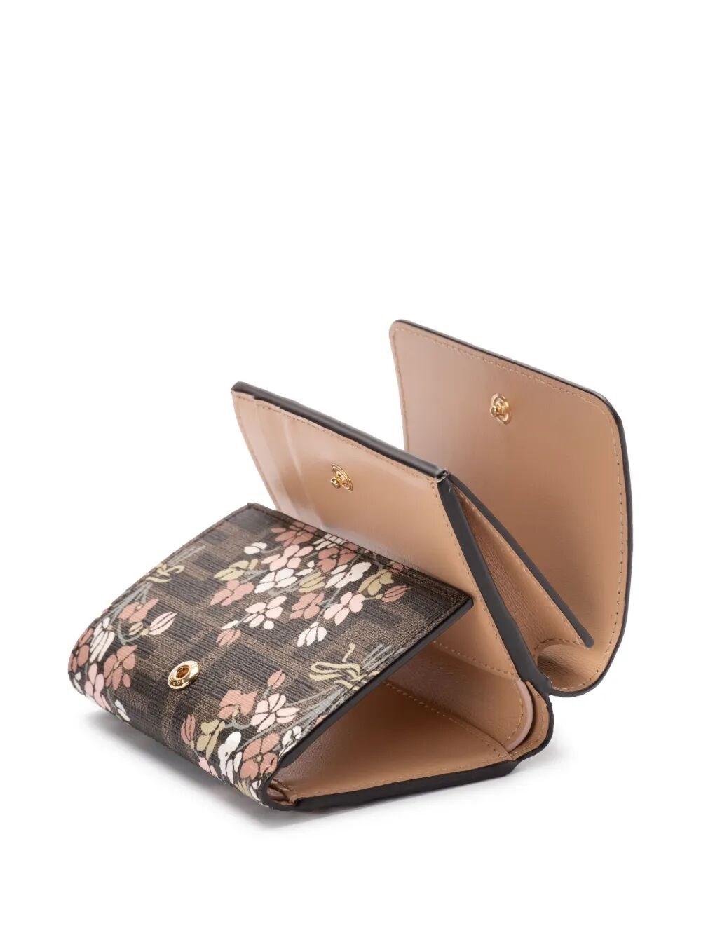 折りたたみ財布 FENDI FLOWER BOUQUET FF FABRIC MEDIUM TRI-FOLD WALLET Fendi Flower Bouquet Ff Fabric Medium Tri-Fold Wallet