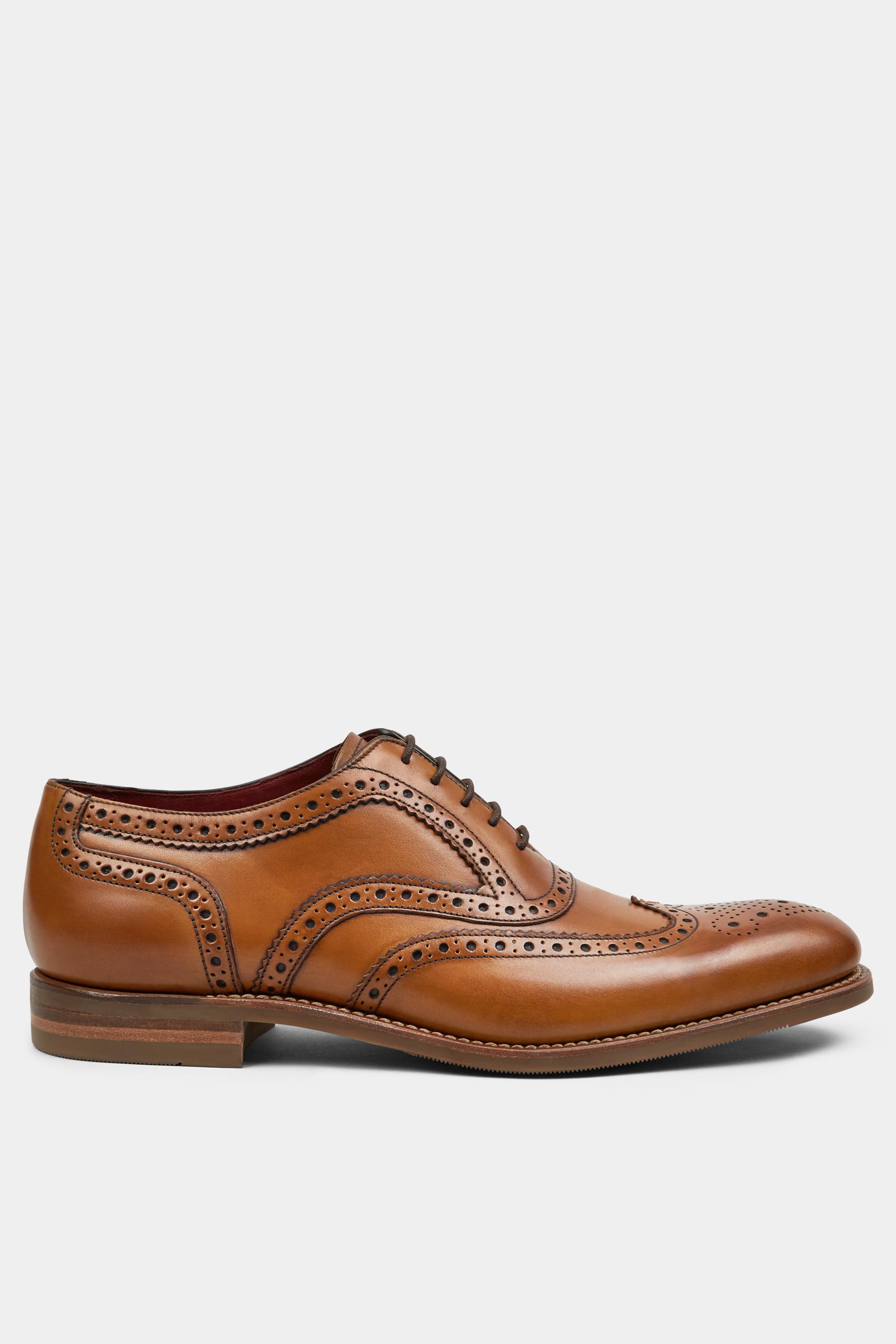 men brown wingtip shoes