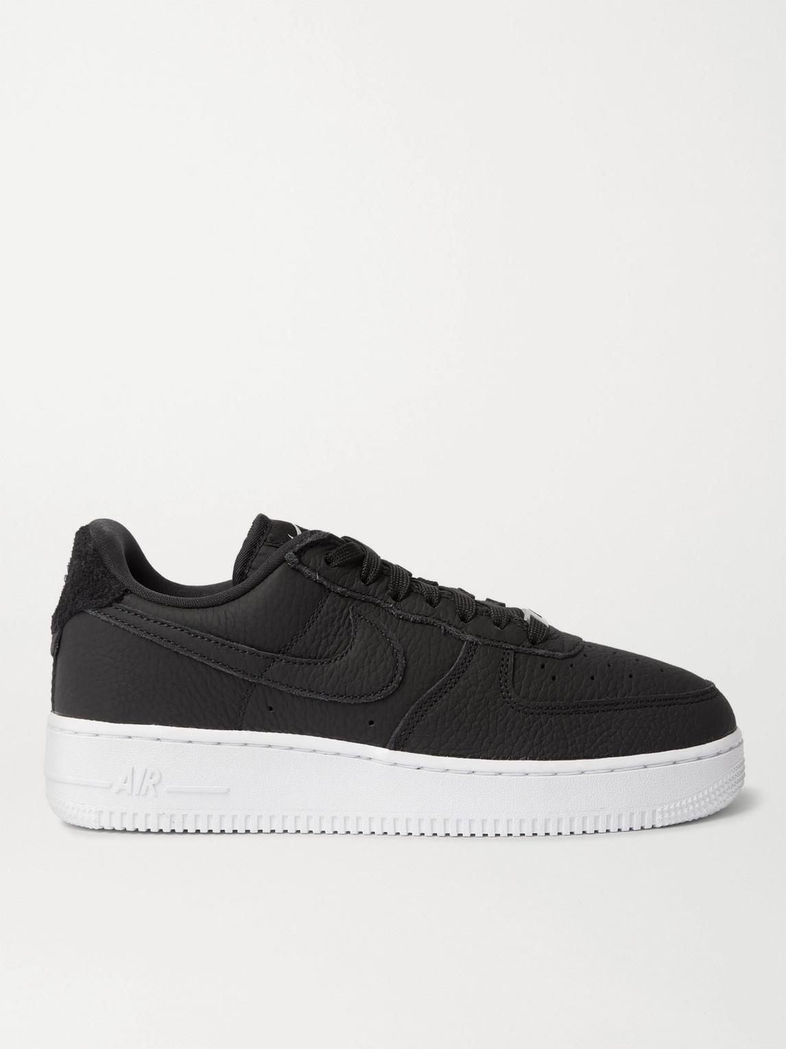 NIKE AIR FORCE 1 BLACK GAMUZA