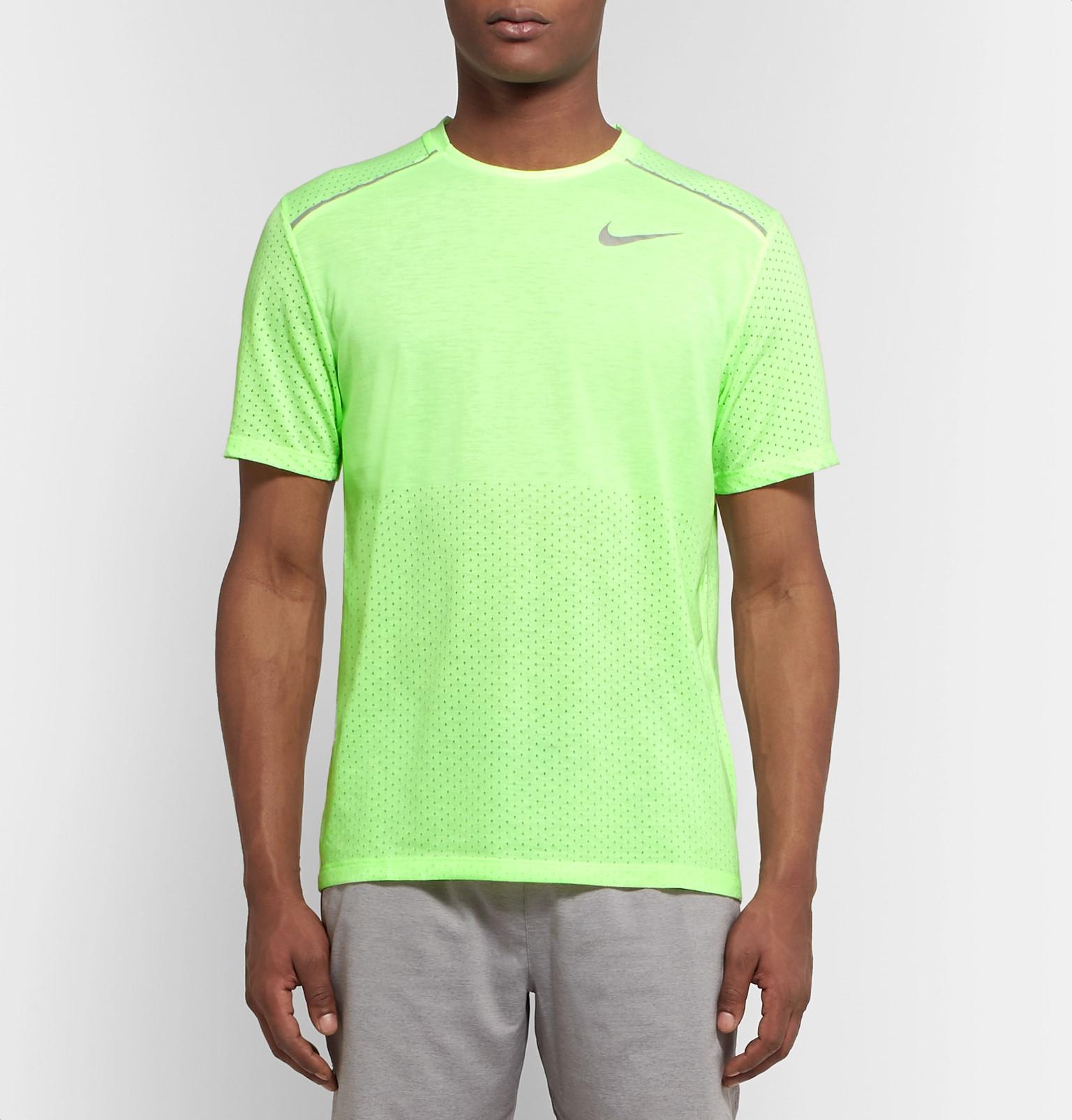 Nike Rise 365 Perforated Breathe Dri-fit T-shirt in Green for Men | Lyst UK