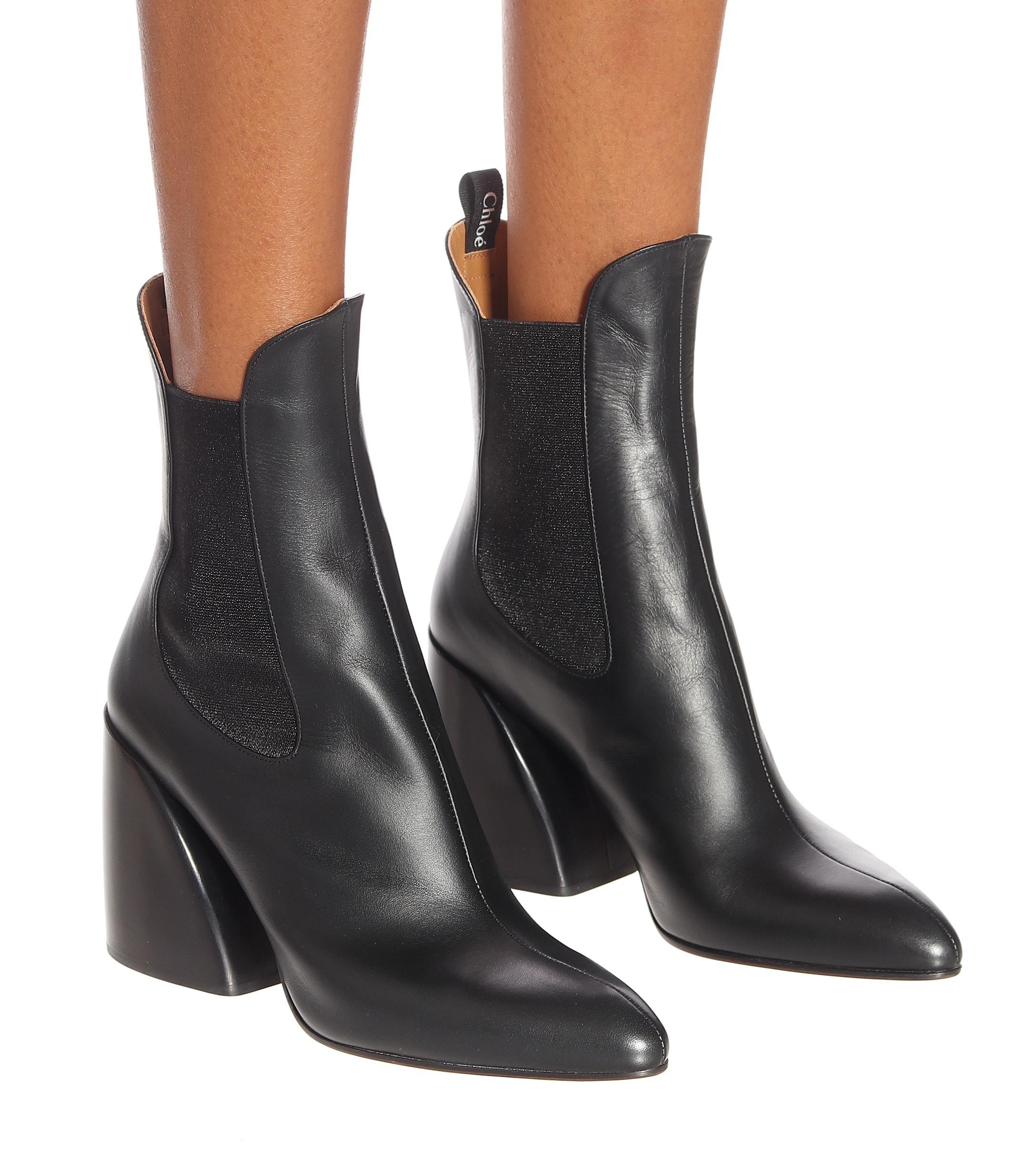 Chloé Wave Leather Ankle Boots in Black | Lyst