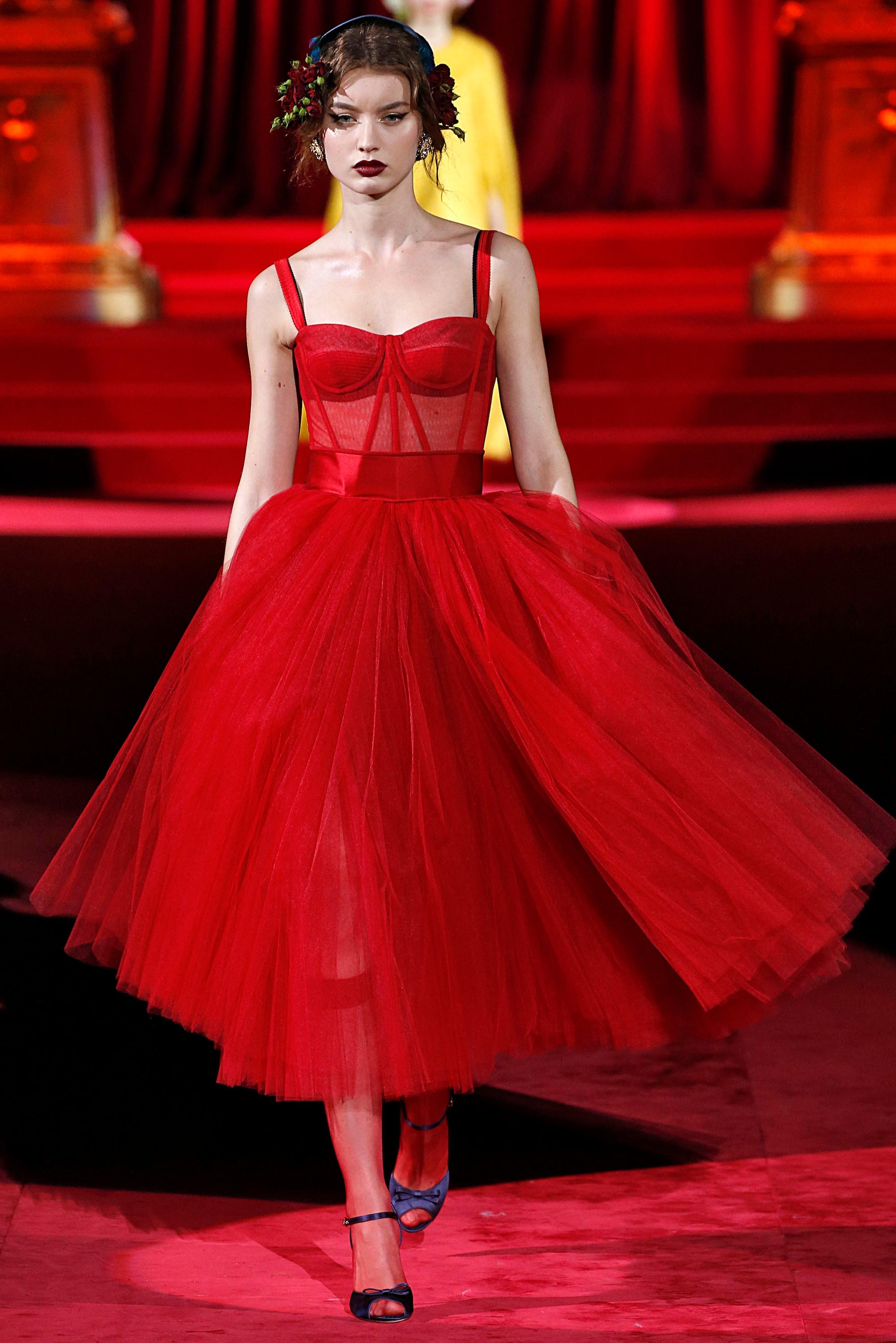 Descubrir 84 Imagen Dolce Gabbana Red Tulle Dress Thcshoanghoatham