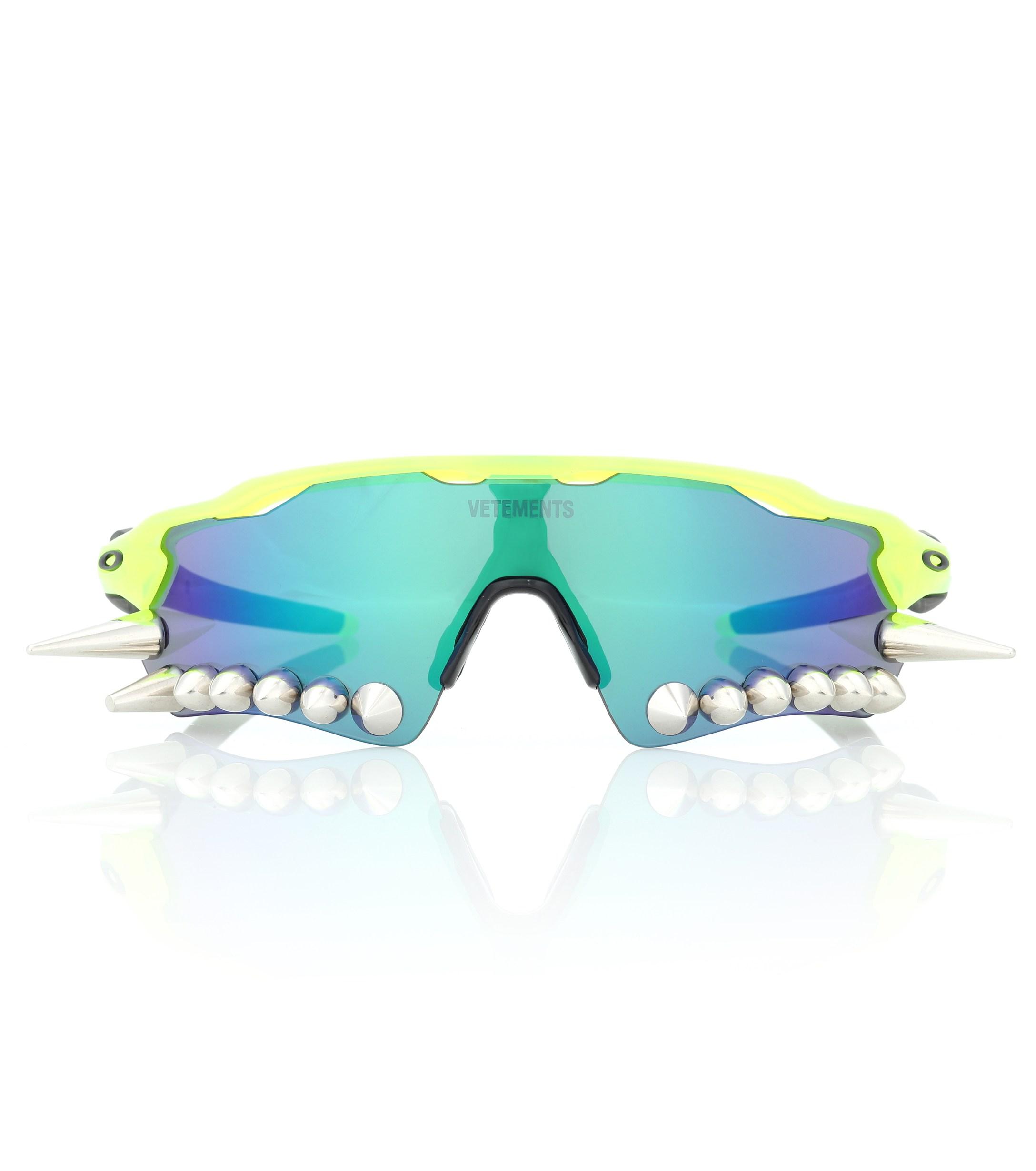 Vetements X Oakley Spikes Sunglasses in Green - Lyst