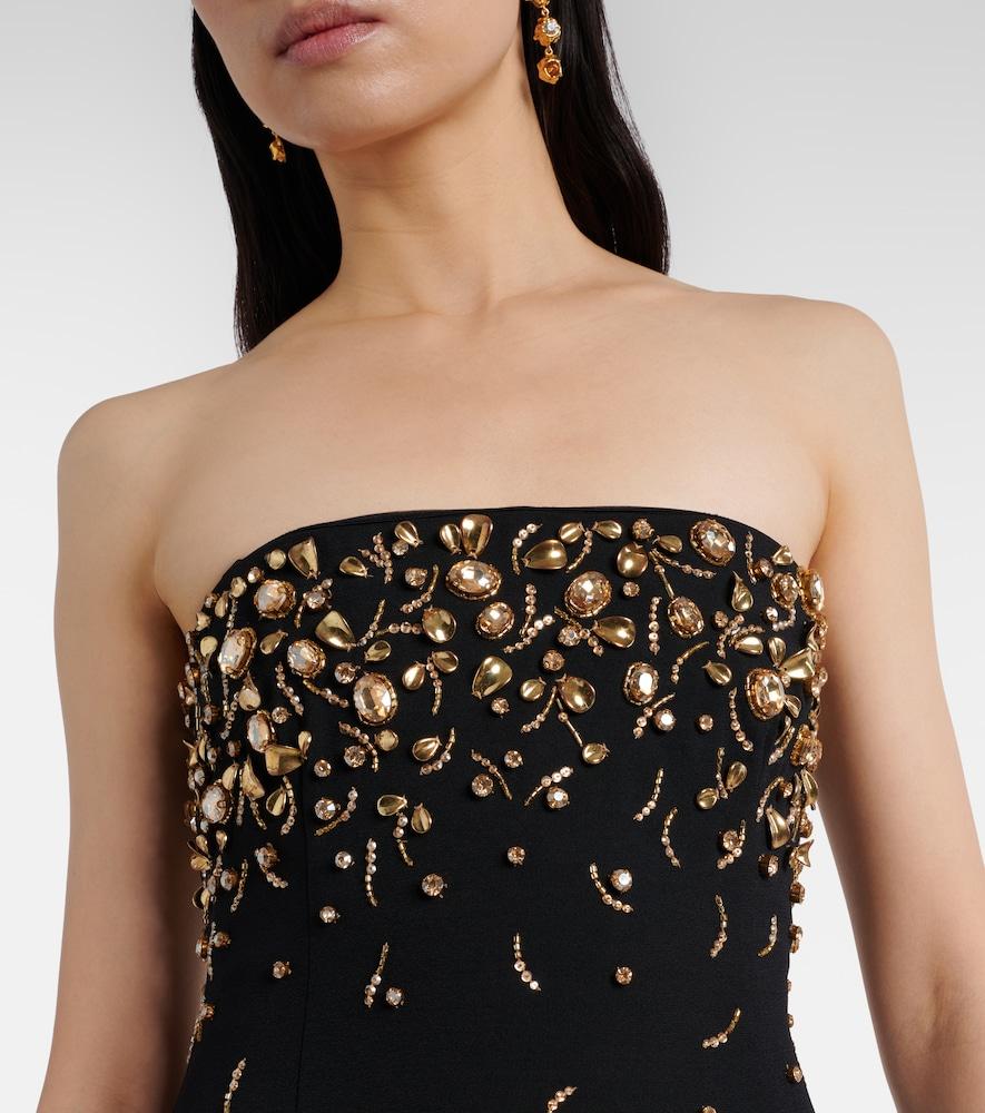 reign black and gold dress The black dress Alexander McQueen in Reign S01E22