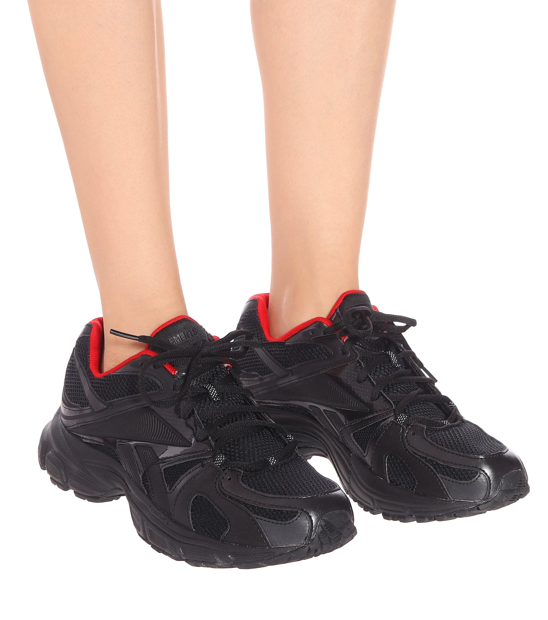 Vetements X Reebok Spike Runner 200 Sneakers in Black - Lyst