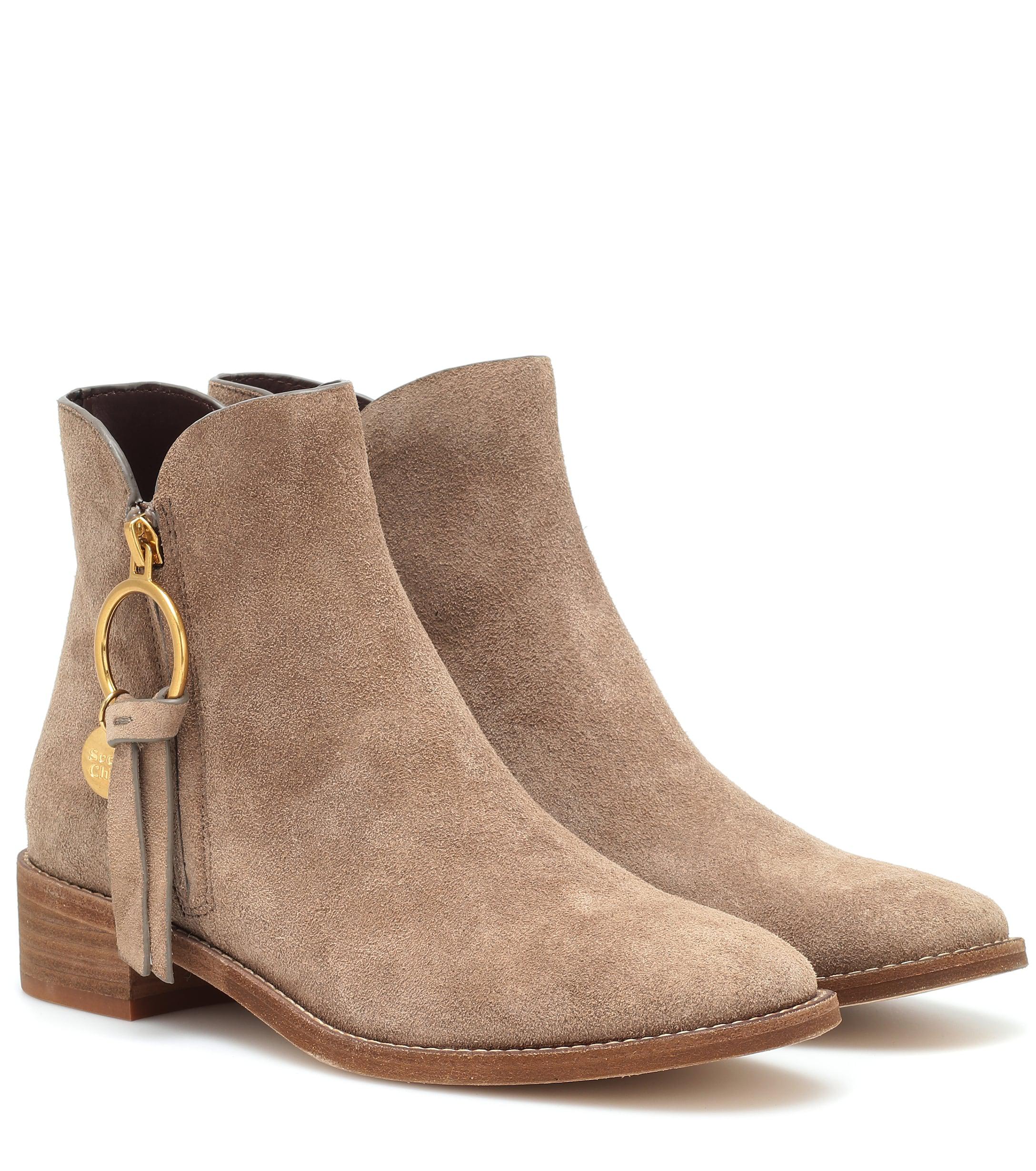 Chloé Faye & The Perfect Ankle Boots