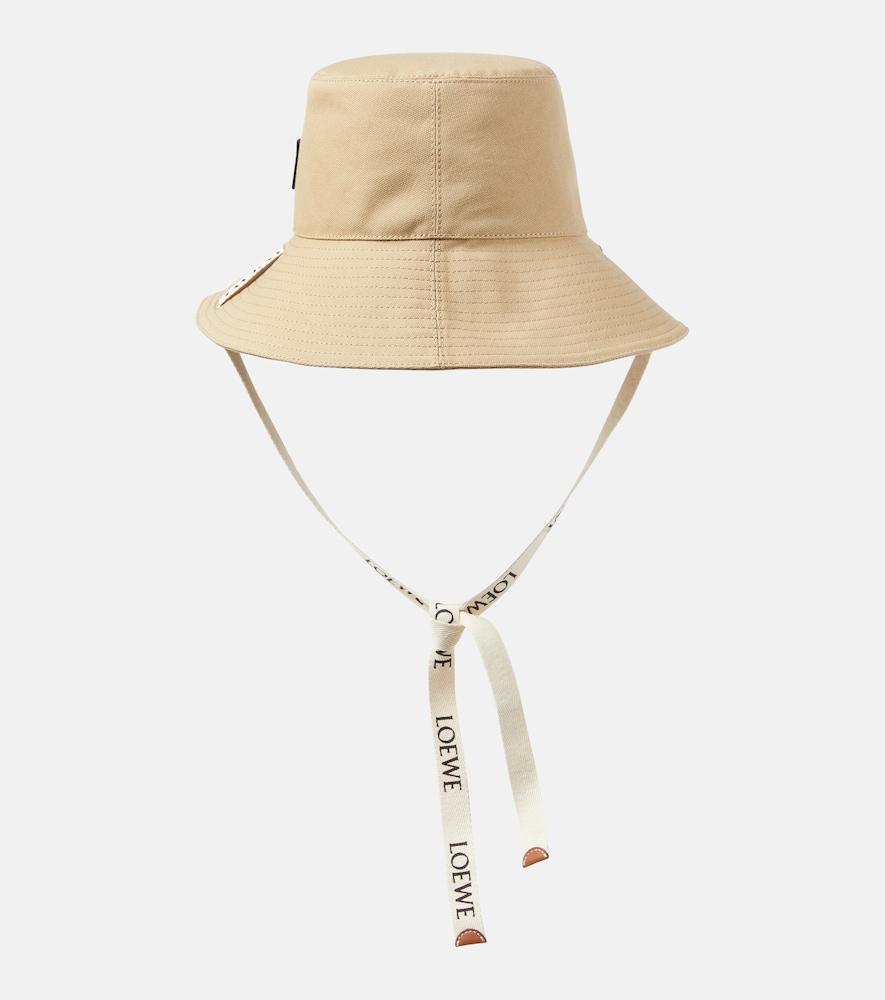 Loewe Logo Canvas Bucket Hat in White | Lyst display picture 3