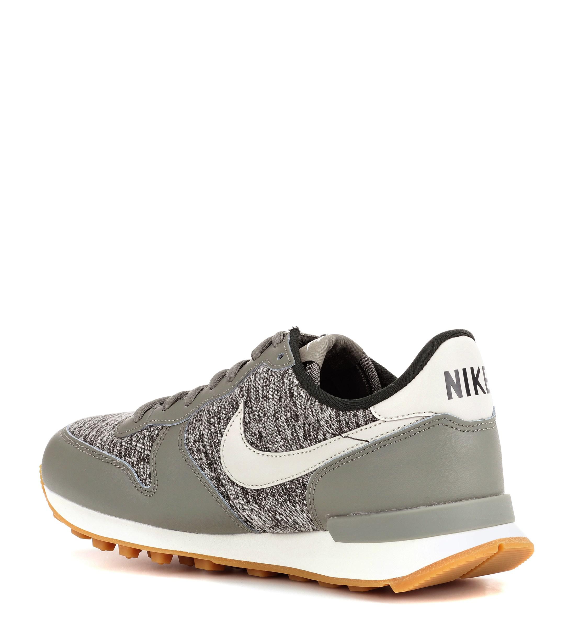 nike internationalist leather white