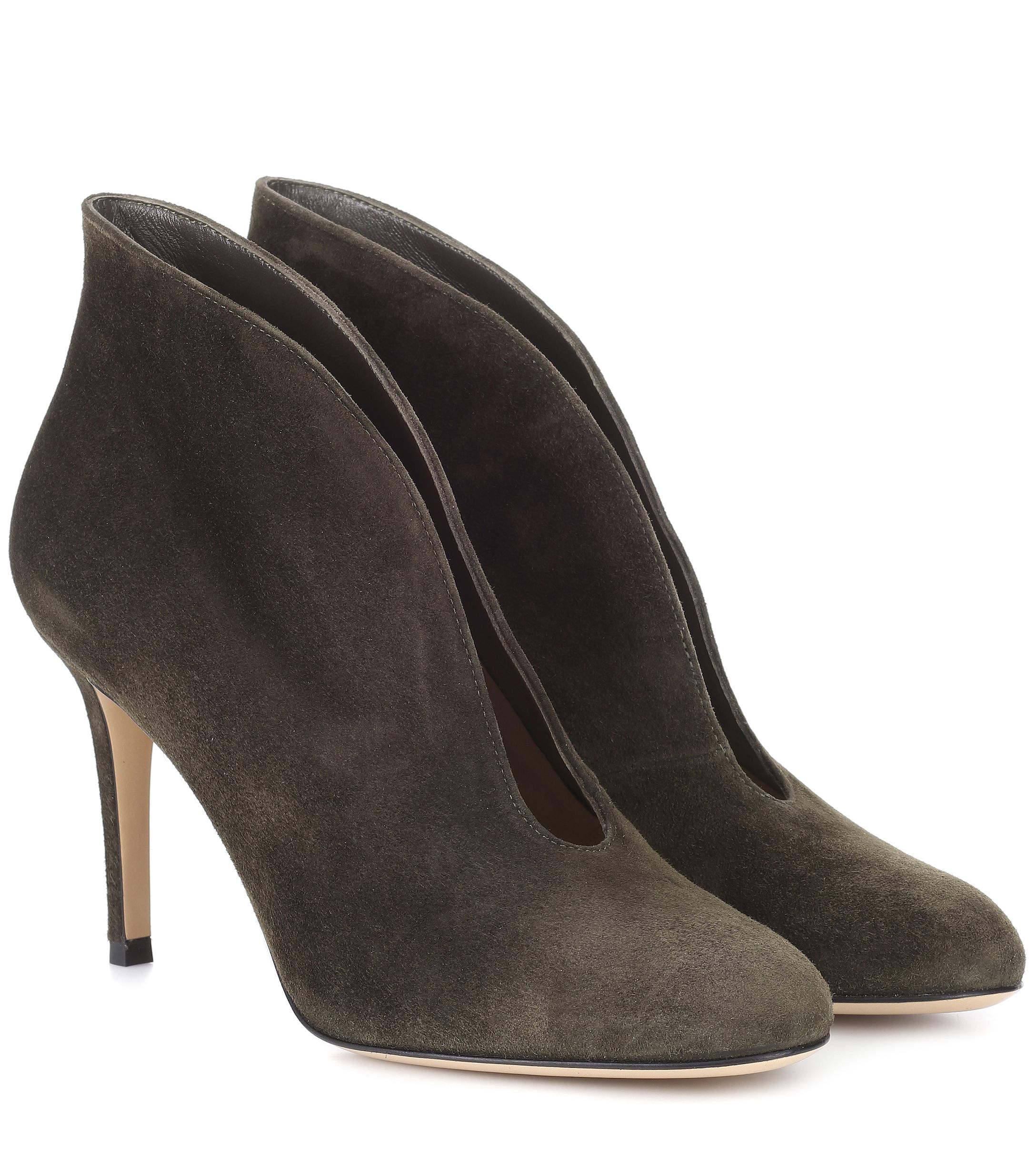 Gianvito Rossi Vamp 85 Suede Pumps in Dark Olive (Green Gianvito Rossi Vamp 85 Suede Pumps in Dark Olive (Green