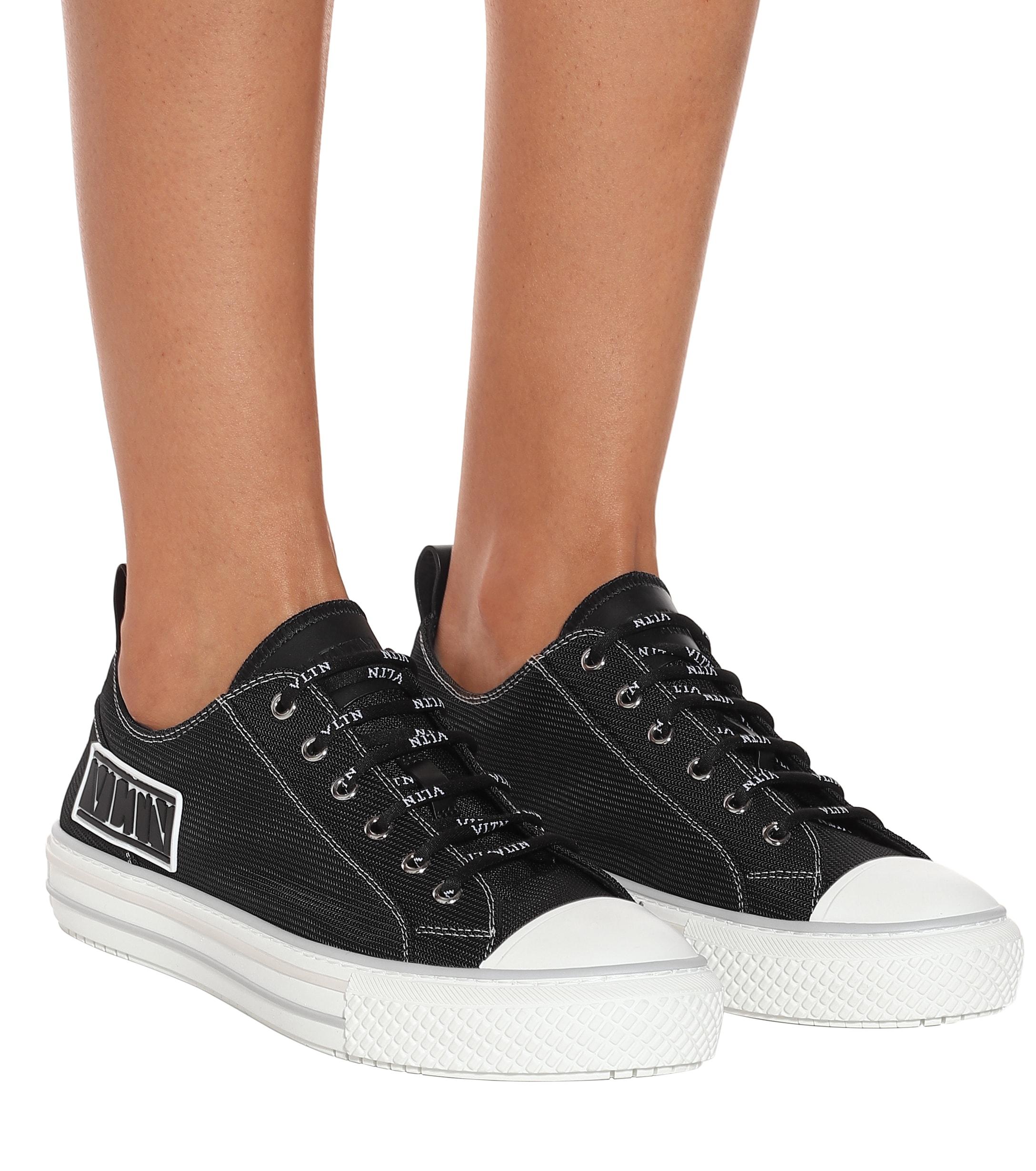 Valentino garavani giggies Clearance