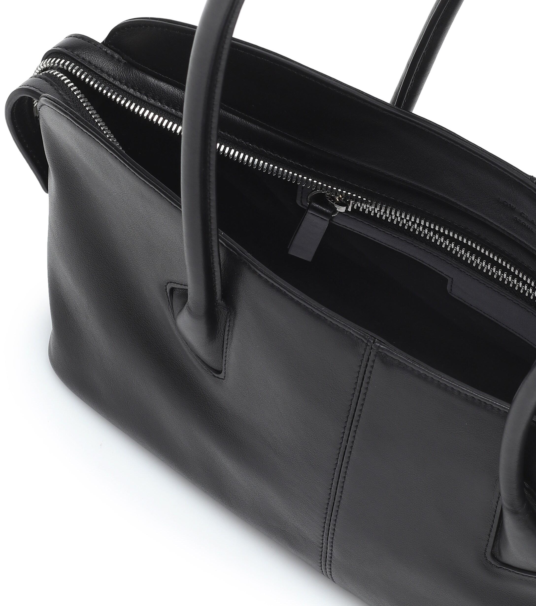 Low classic baguette bag sale