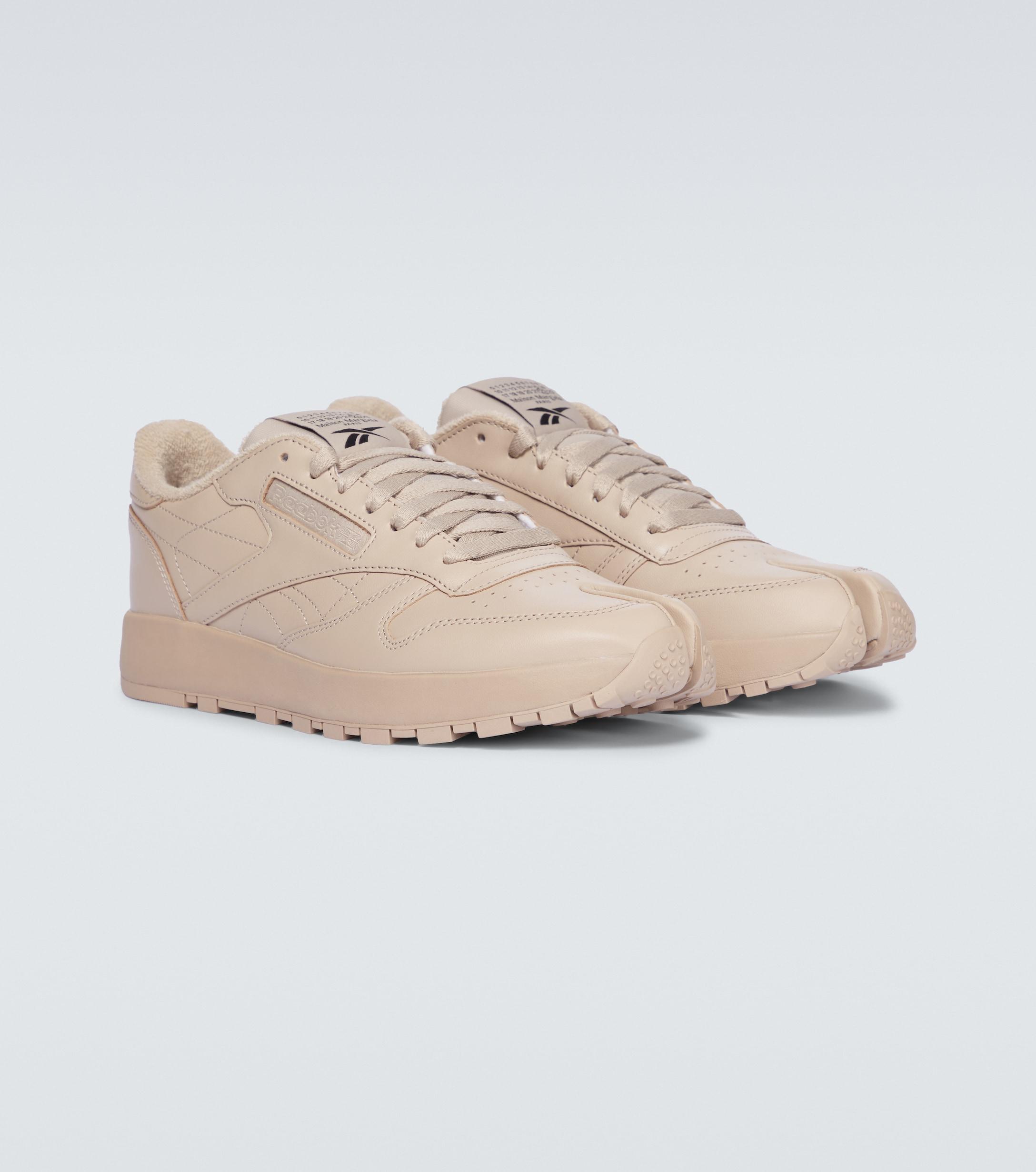 beige suede reebok classics