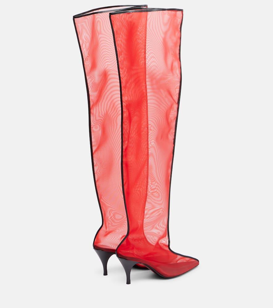 Zapato De Tacones De Aguja Rojo Sobre Fondo Blanco. | Foto Premium