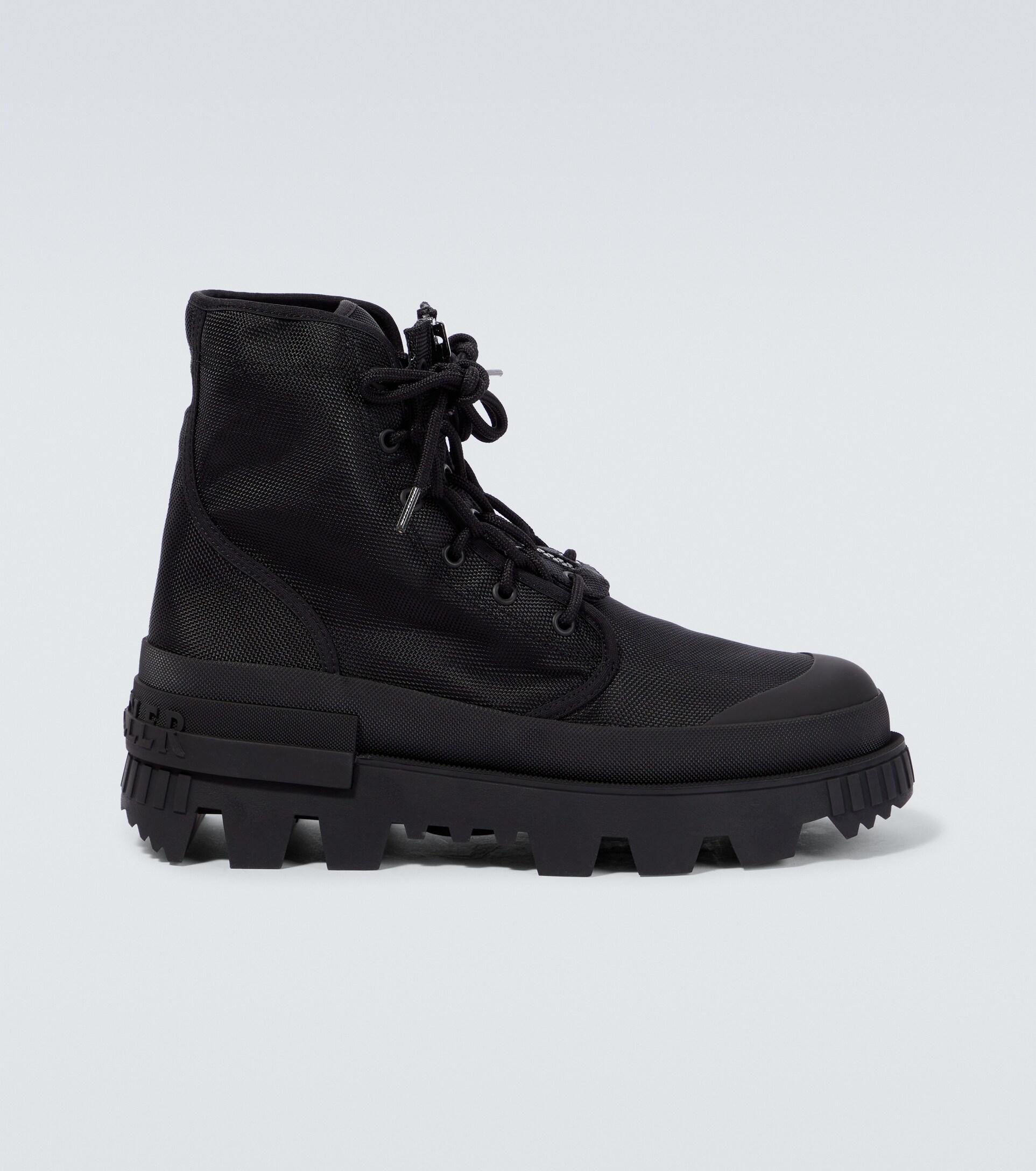 Moncler Genius 4 Moncler Hyke Desertyx Lace-up Boots in Black for Men ...