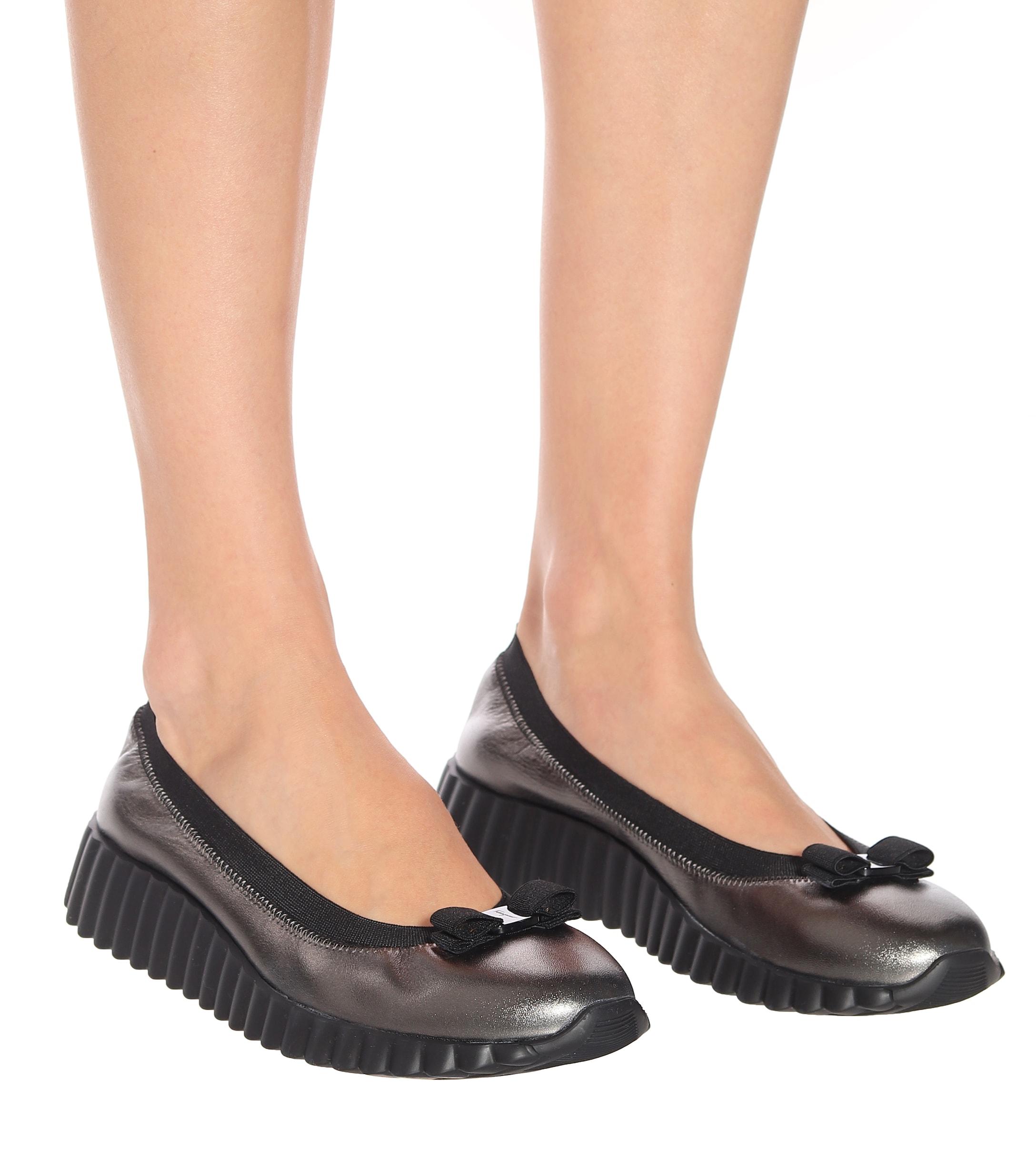Ferragamo Dolly Leather Ballet Flats in Black | Lyst Ferragamo Dolly Leather Ballet Flats in Black | Lyst