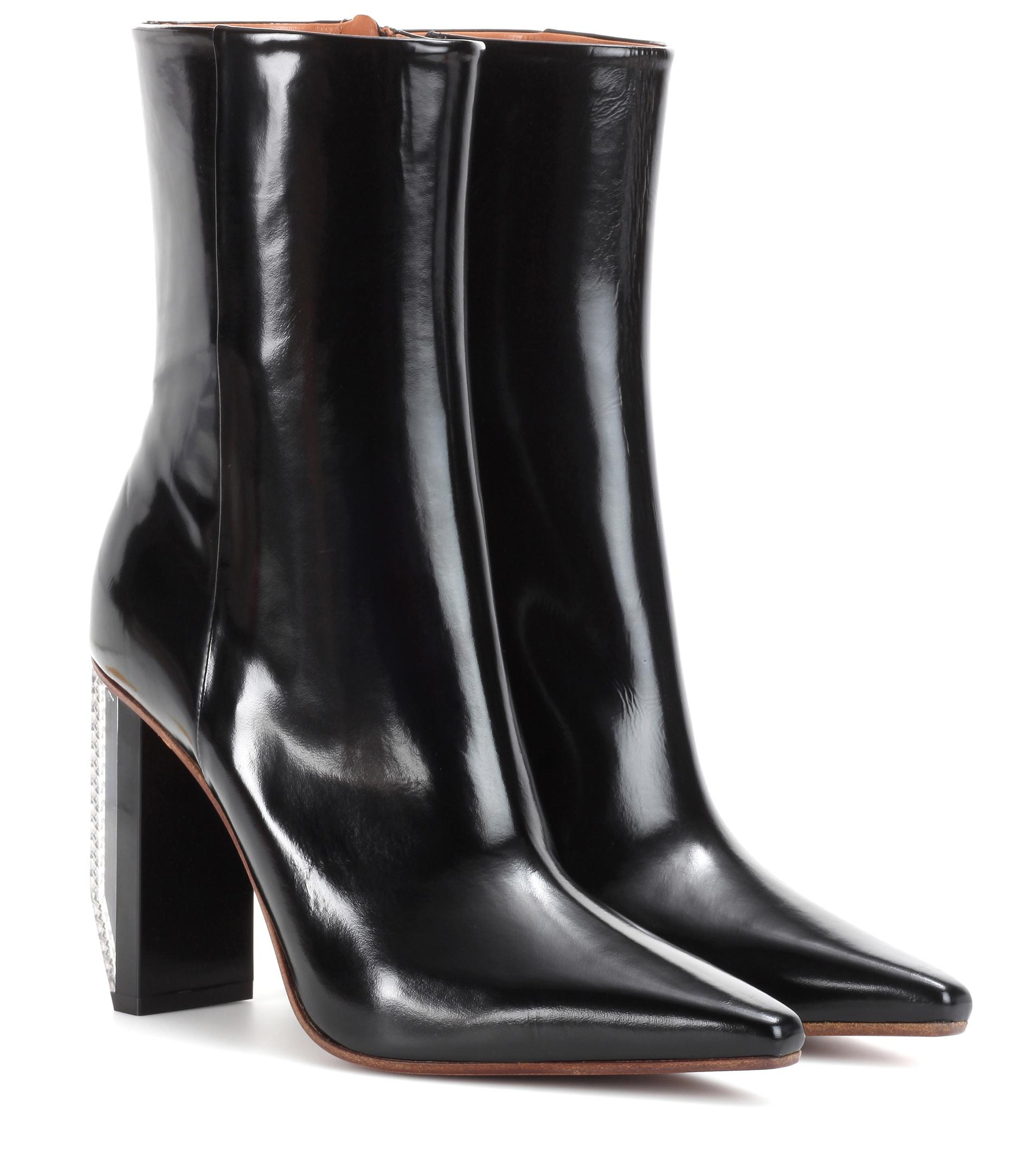 vetements womens boots