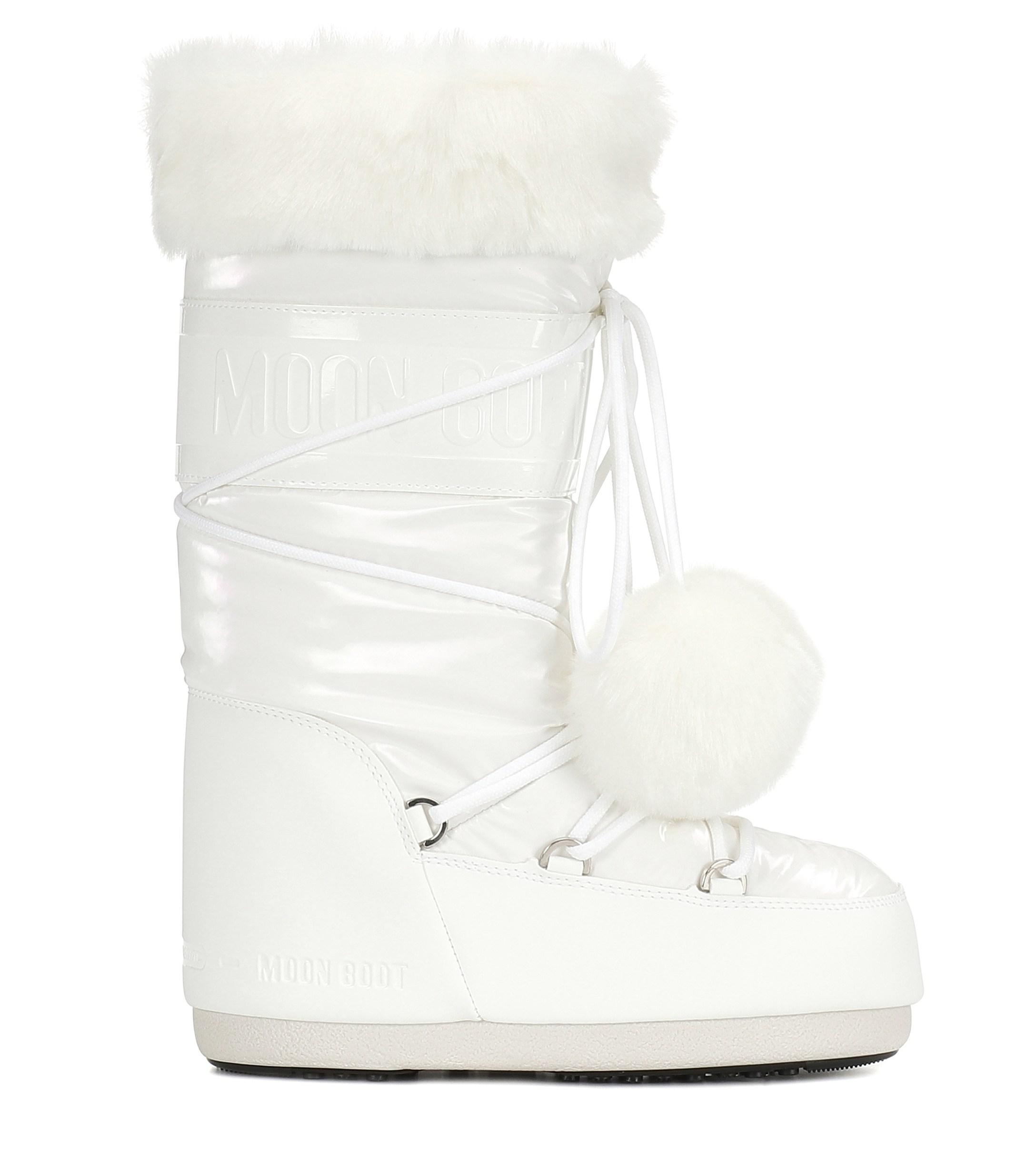 rygte Smitsom sygdom vandrerhjemmet Moon Boot Exclusive To Mytheresa – Classic Pom Pom Ankle Boots in White |  Lyst