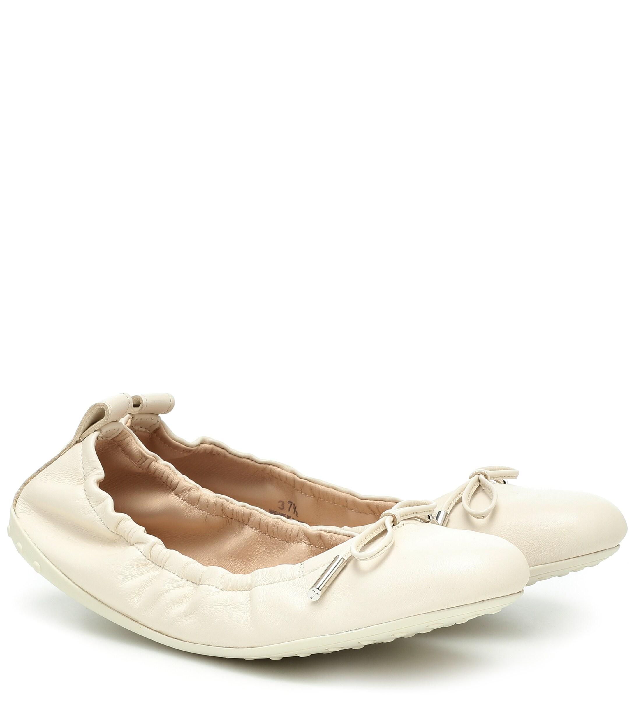 Tod's Leather Ballet Flats in White - Lyst