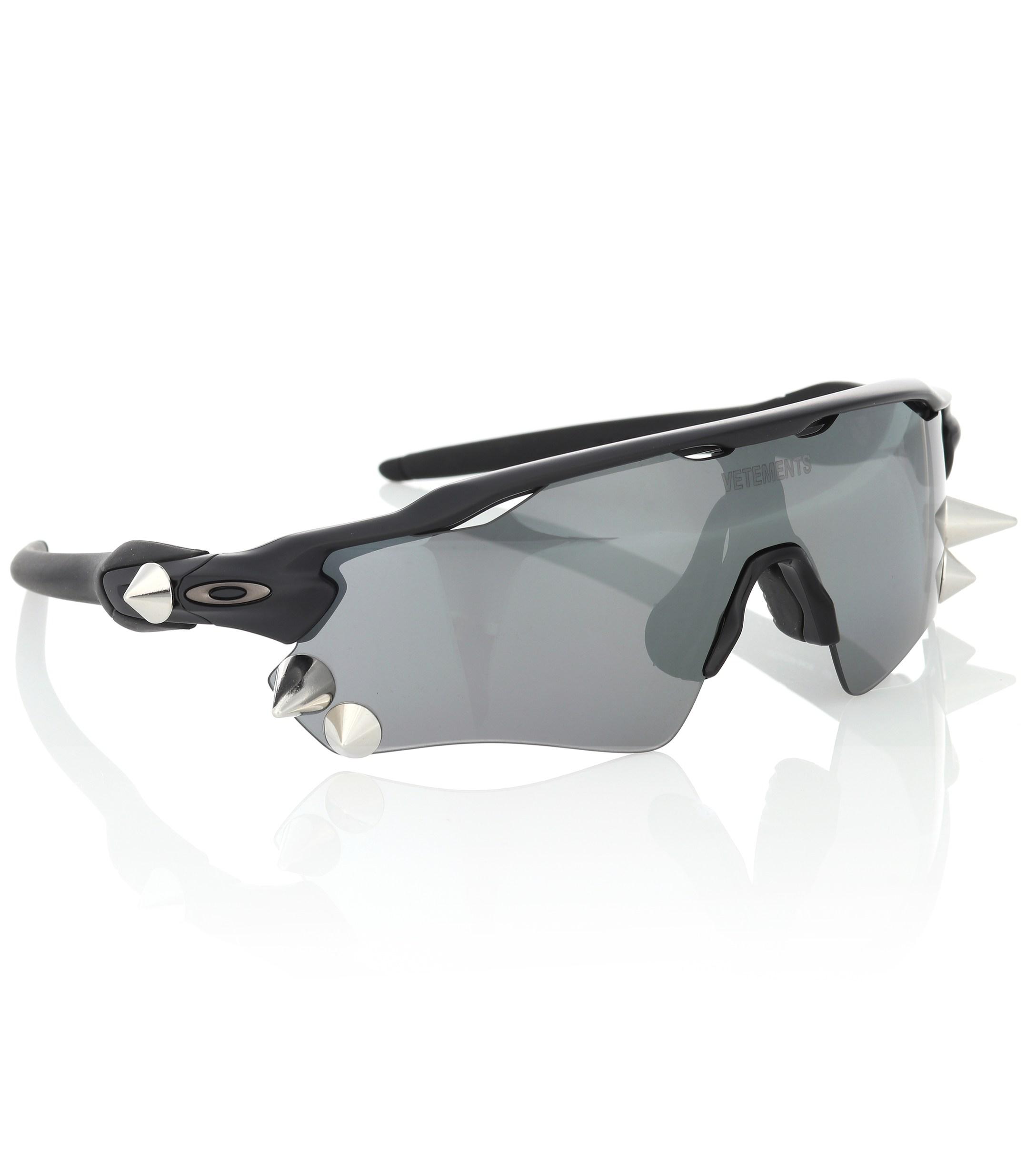 Vetements X Oakley Spiked Sunglasses in Black - Lyst
