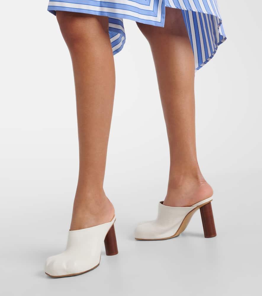 JW Anderson Paw Leather Mules in White | Lyst